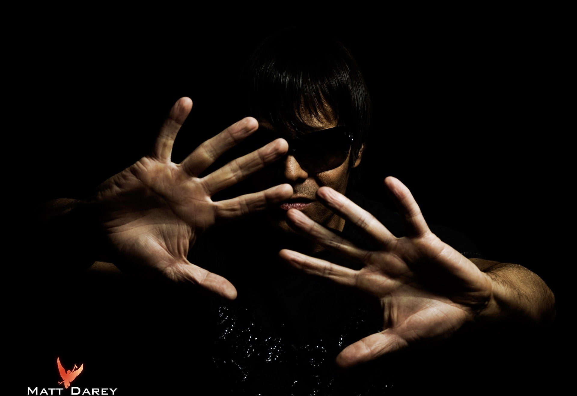 trance, house, music, hands, musician, TRANS, music producer, Temny background, Matt Darey, palm, black, 1080P, darkness, glasses, HD Wallpaper