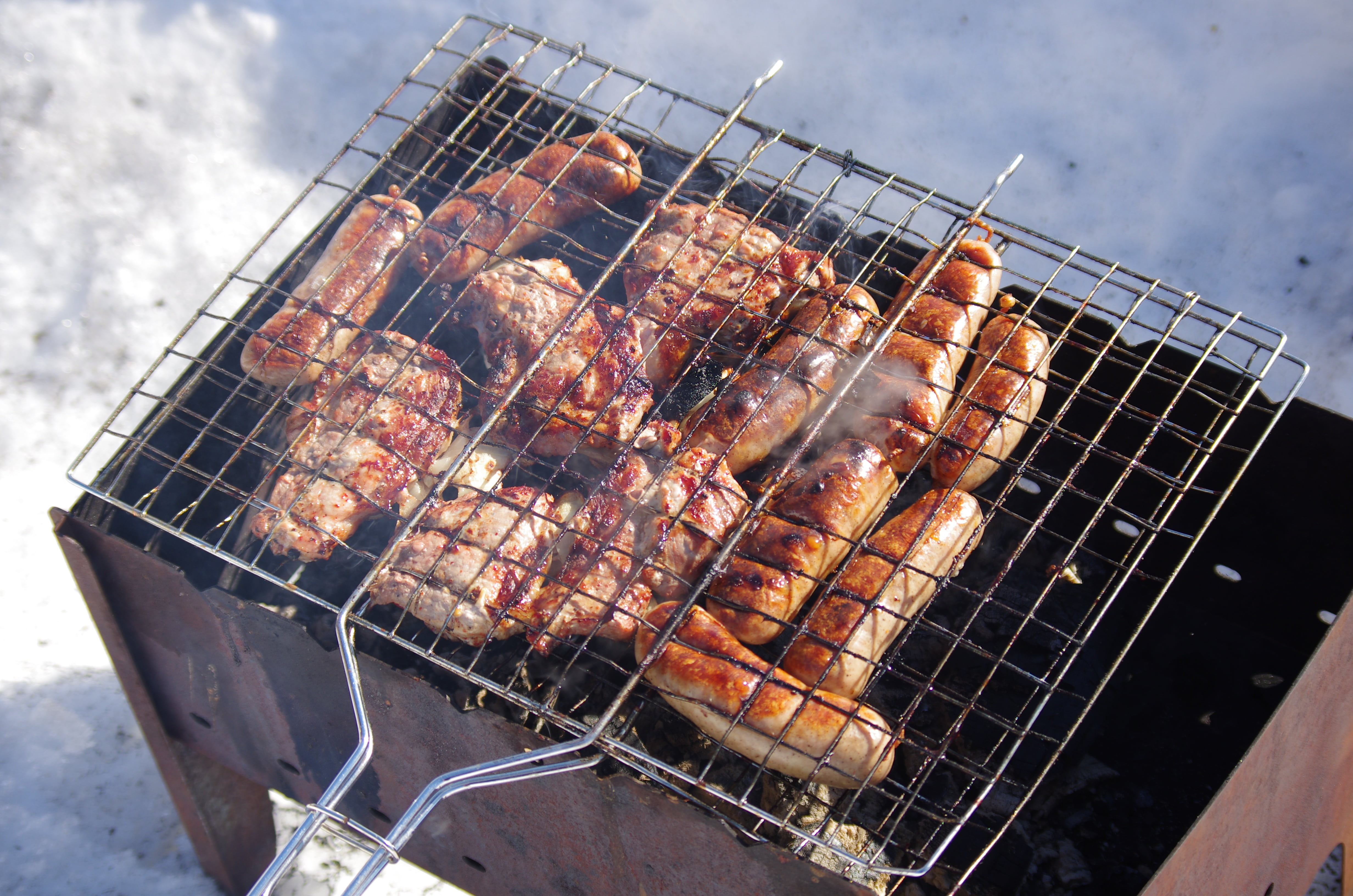 picnic, sausages, steel, coals, grate, sausage, meat, outdoors, fire, closeup, barbecue, preparing food, bbq, fried, metal, nature, grid, juicy, burning, HD Wallpaper