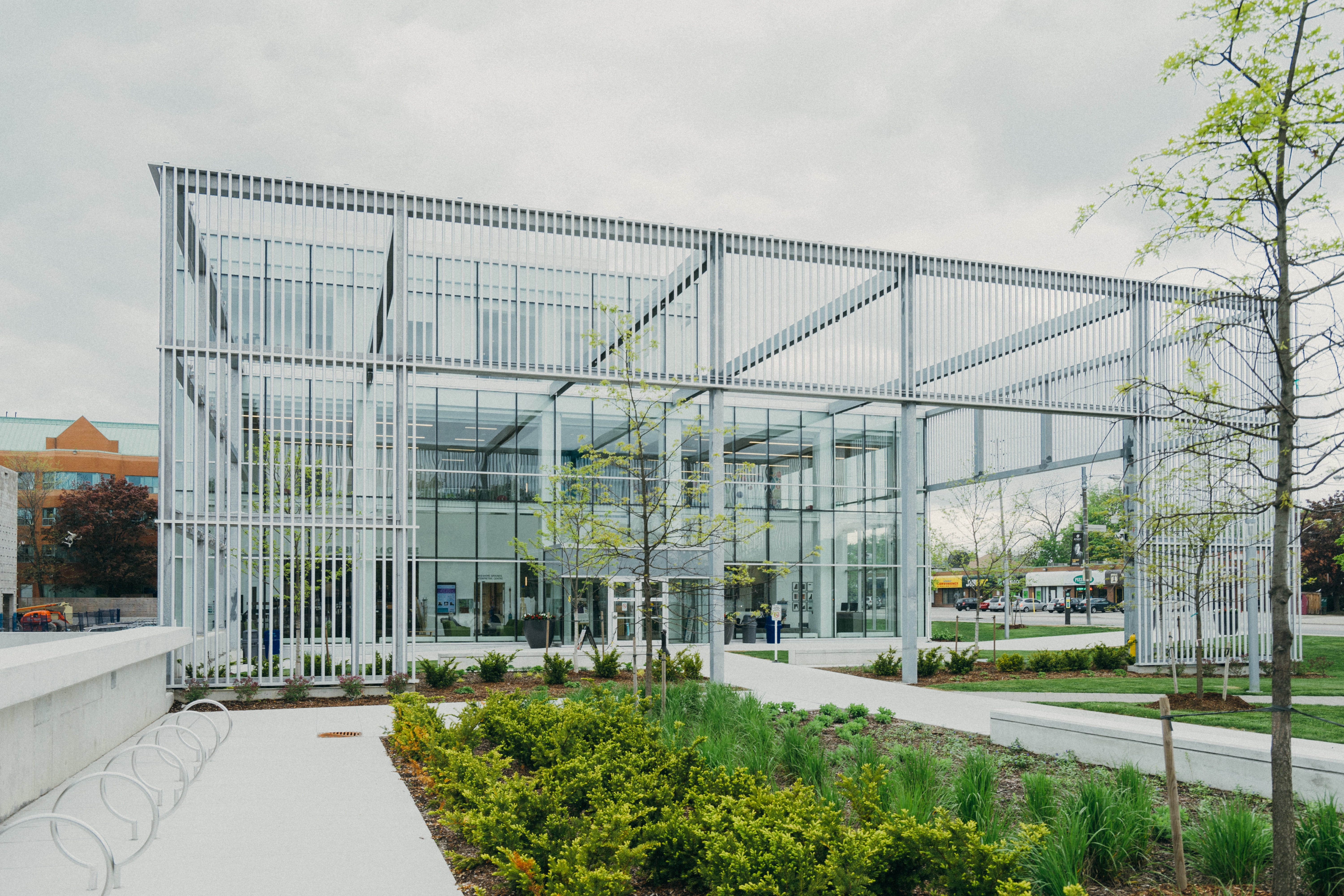 trees, plants, sky, nature, office, blue, business, plant, office building exterior, day, infrastructure, wall, glass, 5K, greenhouse, white, surround, HD Wallpaper