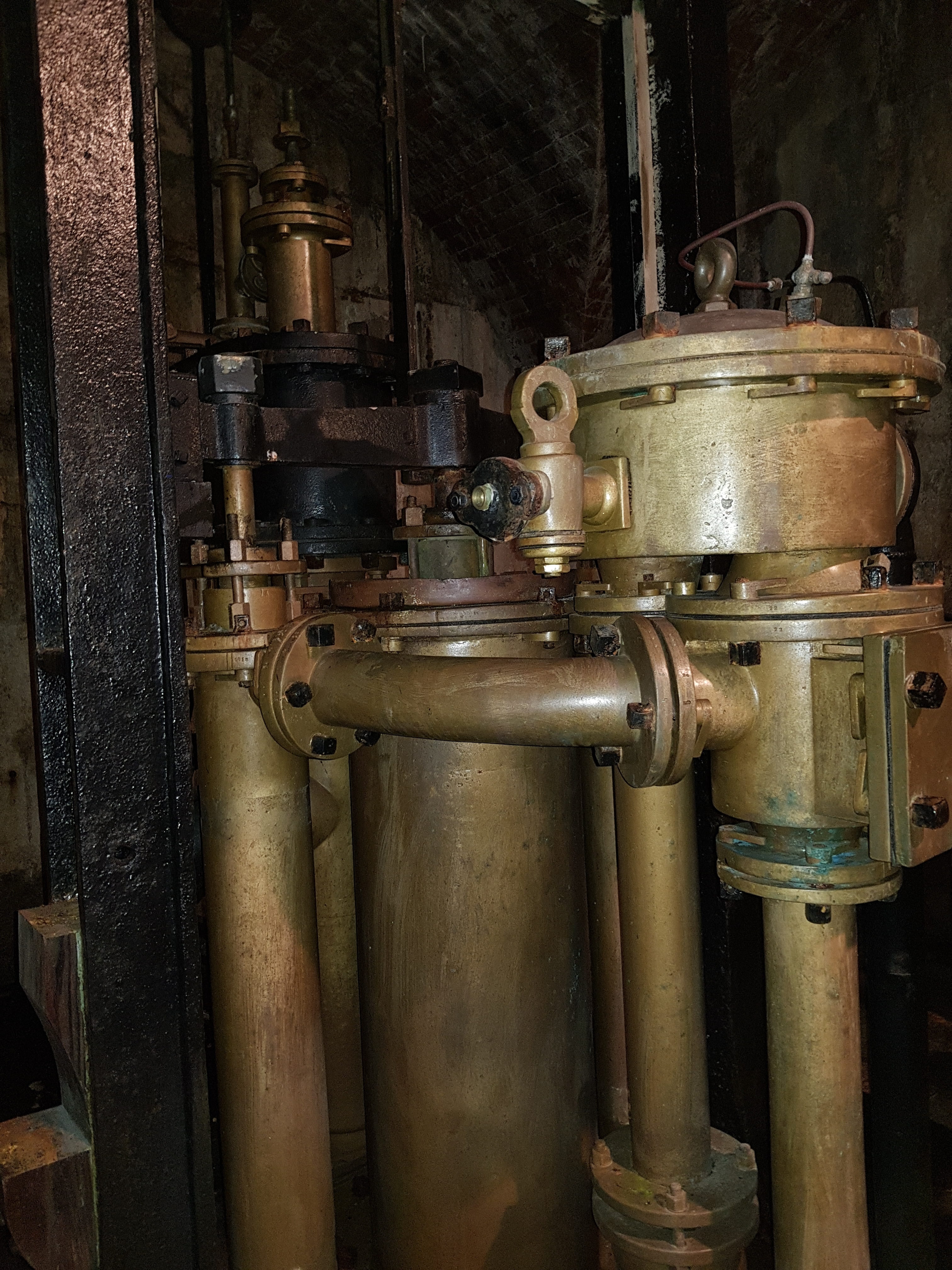 machinery, old, equipment, abandoned, pump, machine part, technology, instrument of measurement, manufacturing equipment, water, no people, industrial equipment, Phone HD Wallpaper