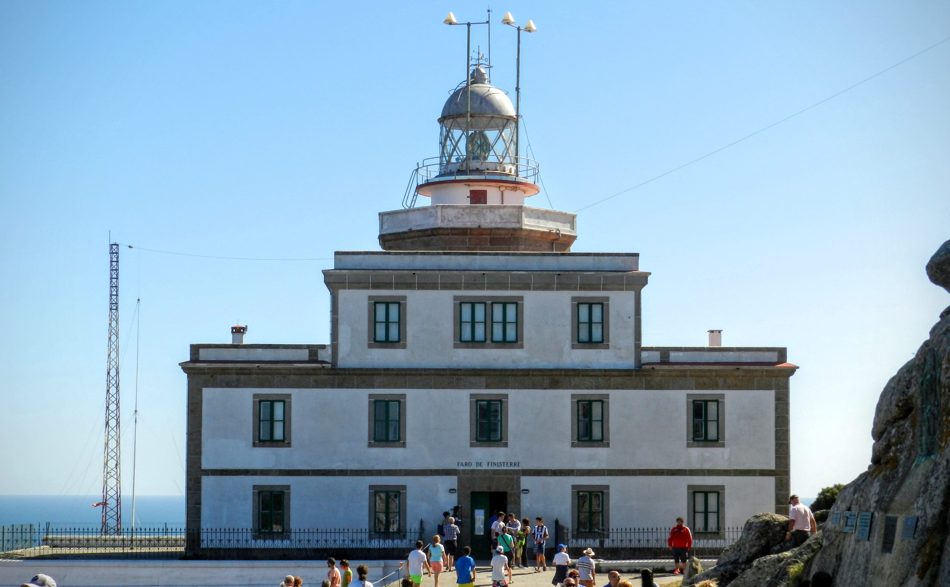 building, crowd, building exterior, tourism, city, men, nature, group of people, incidental people, lighthouse, fisterra, low angle view, cape, large group of people, HD Wallpaper