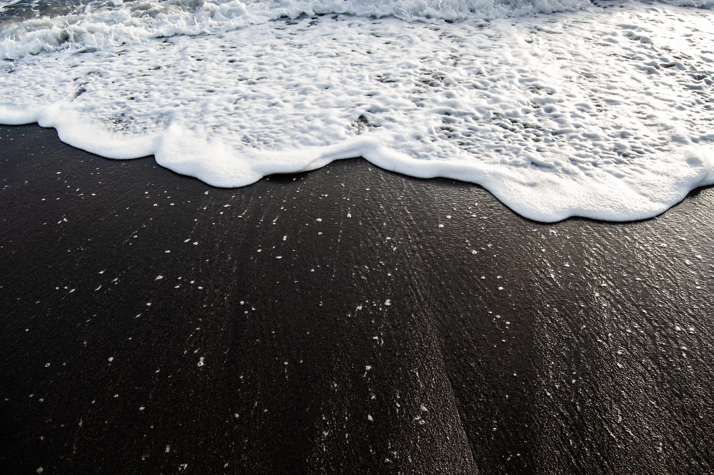 ocean, surfing, azores, seashore, sport, ponta delgada, contrast, winter, day, beauty in nature, volcanic, land, cold temperature, wave, coast, foam, sea waves, HD Wallpaper
