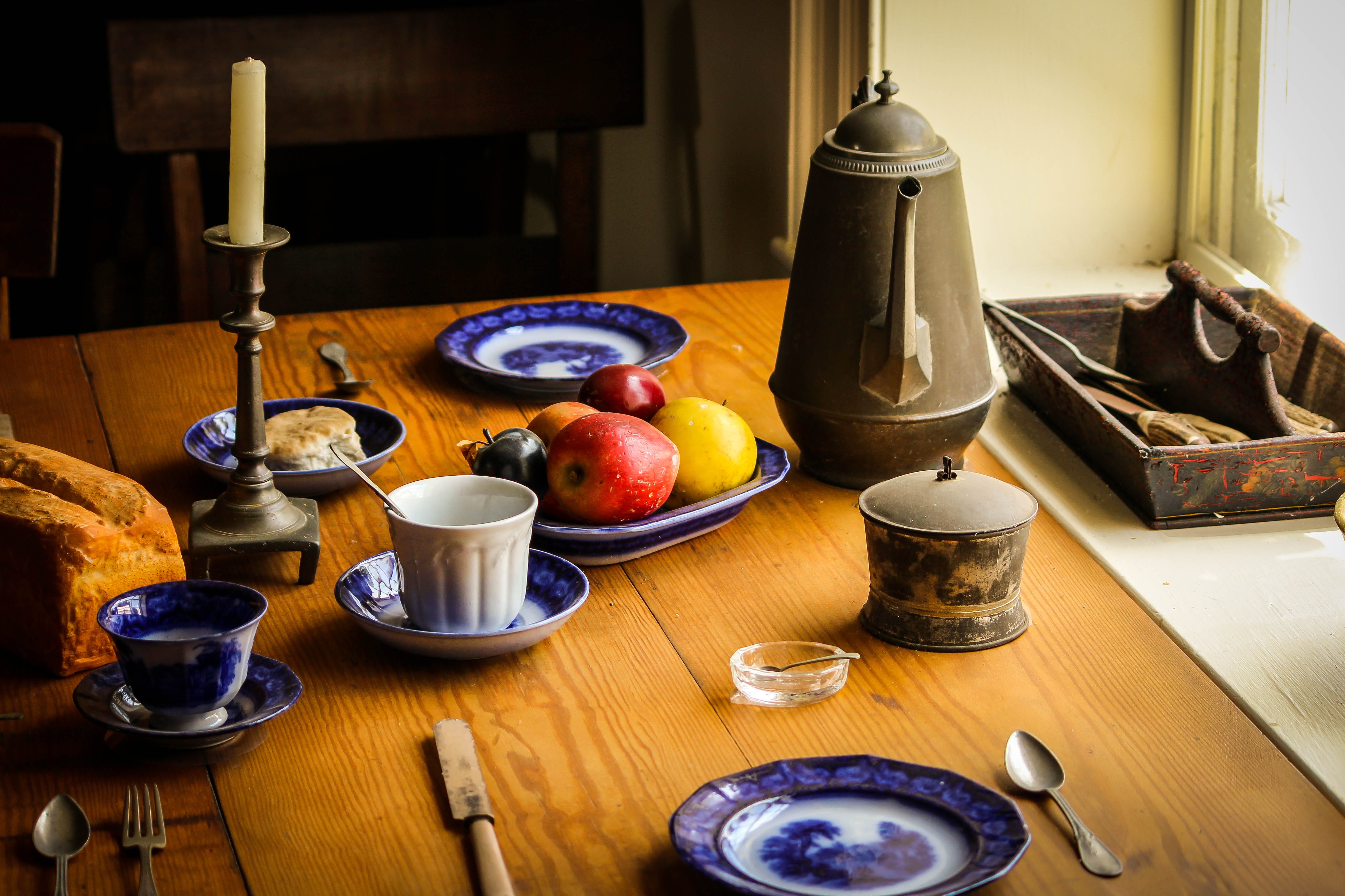 plate, arrangement, breakfast, wellbeing, crockery, bowl, still life, white, absence, ceramic, dinner, setting, glass, close, domestic room, freshness, HD Wallpaper