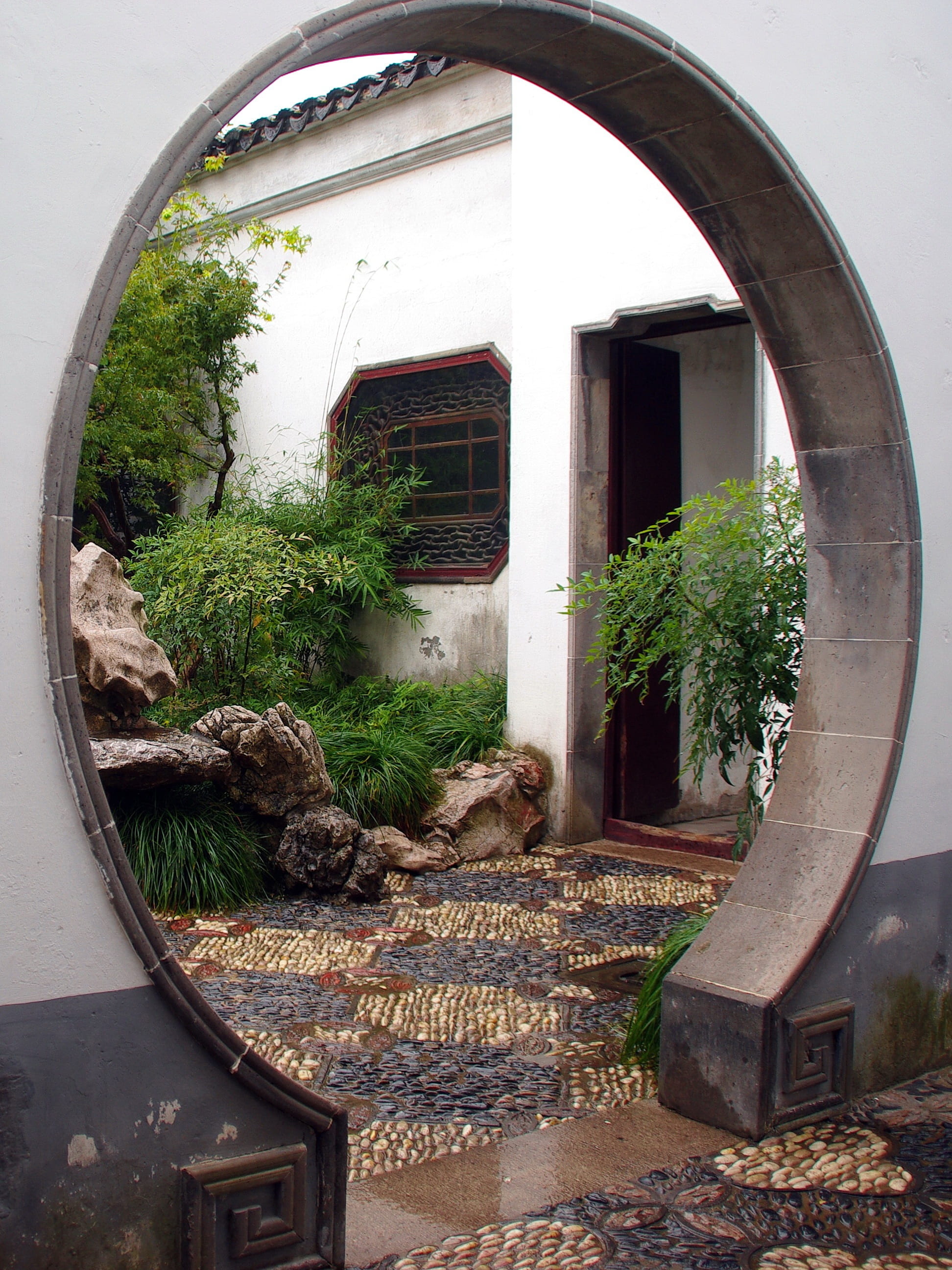 animal, built structure, door, window, pavement, building exterior, house, growth, Door, pets, Moon, 2K, Shangaï, door-to-the-moon, nature, plant, no People, Phone HD Wallpaper
