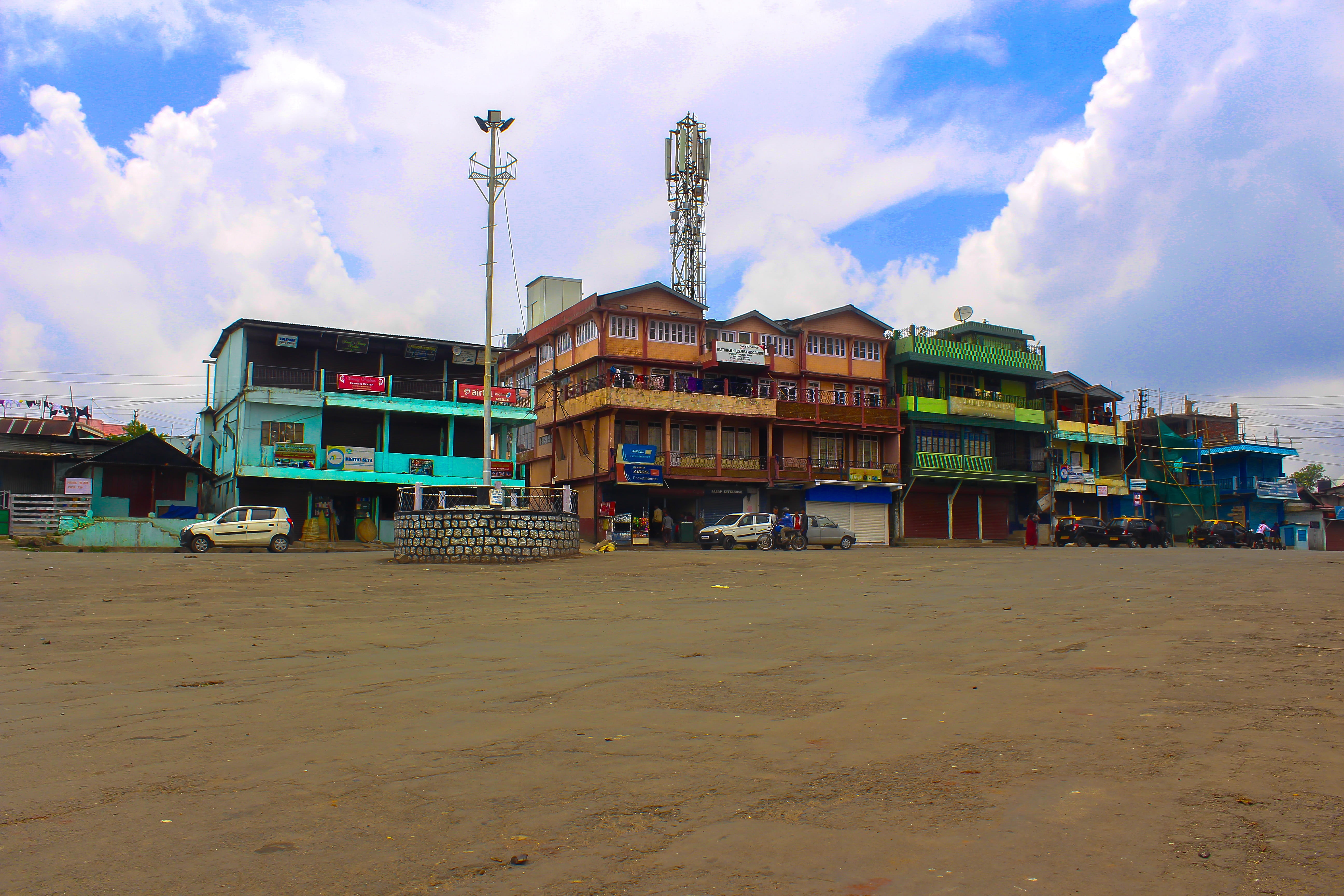 land, 5K, incidental people, sky, industry, tall - high, cloud - sky, architecture, sand, outdoors, shillong, stack, street, building exterior, residential district, HD Wallpaper