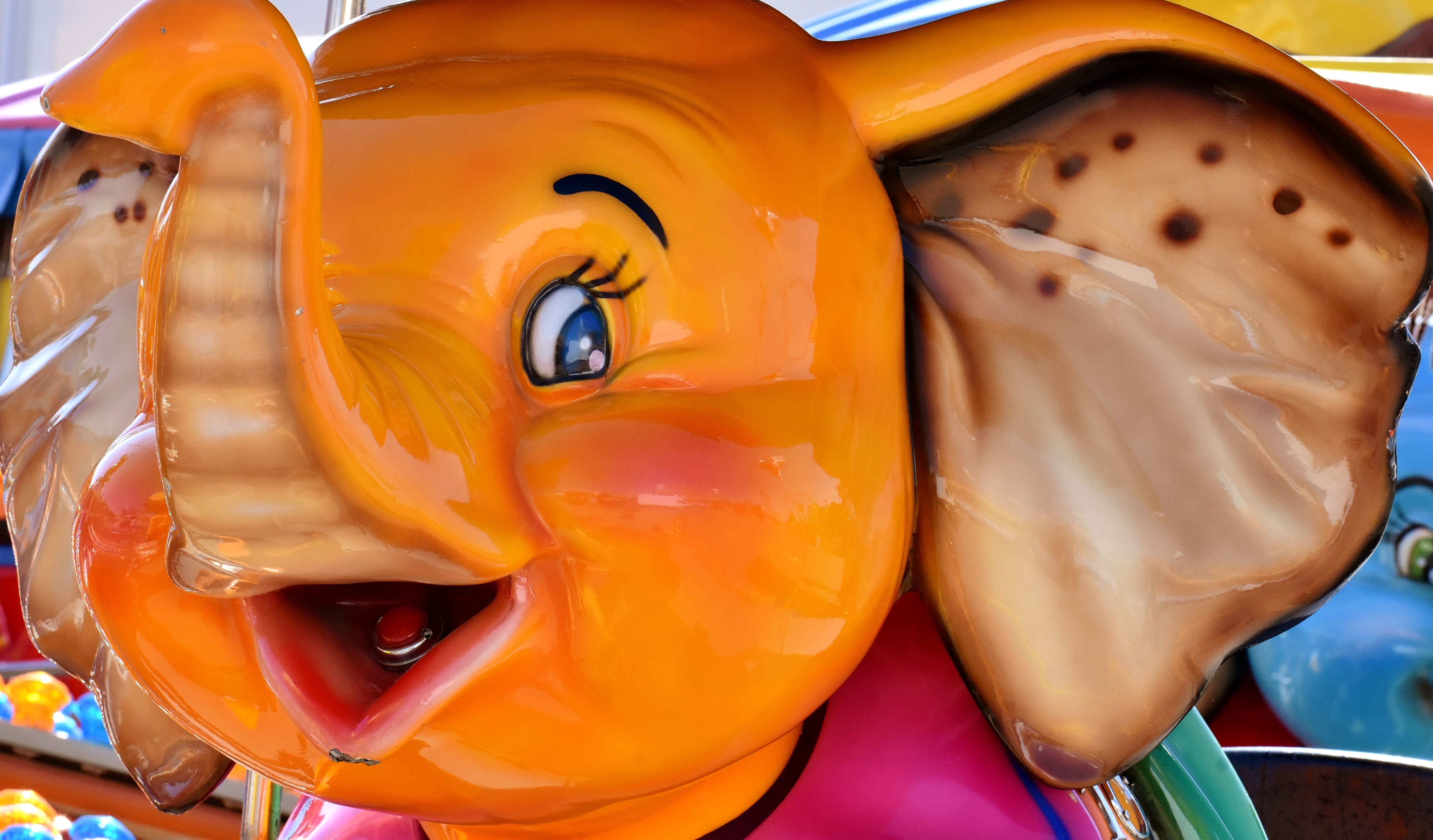 close-up, yellow, folk festival, body part, hustle and bustle, multi colored, color, orange, children, photo, leisure, outdoors, smiling, fairground, colorful, HD Wallpaper