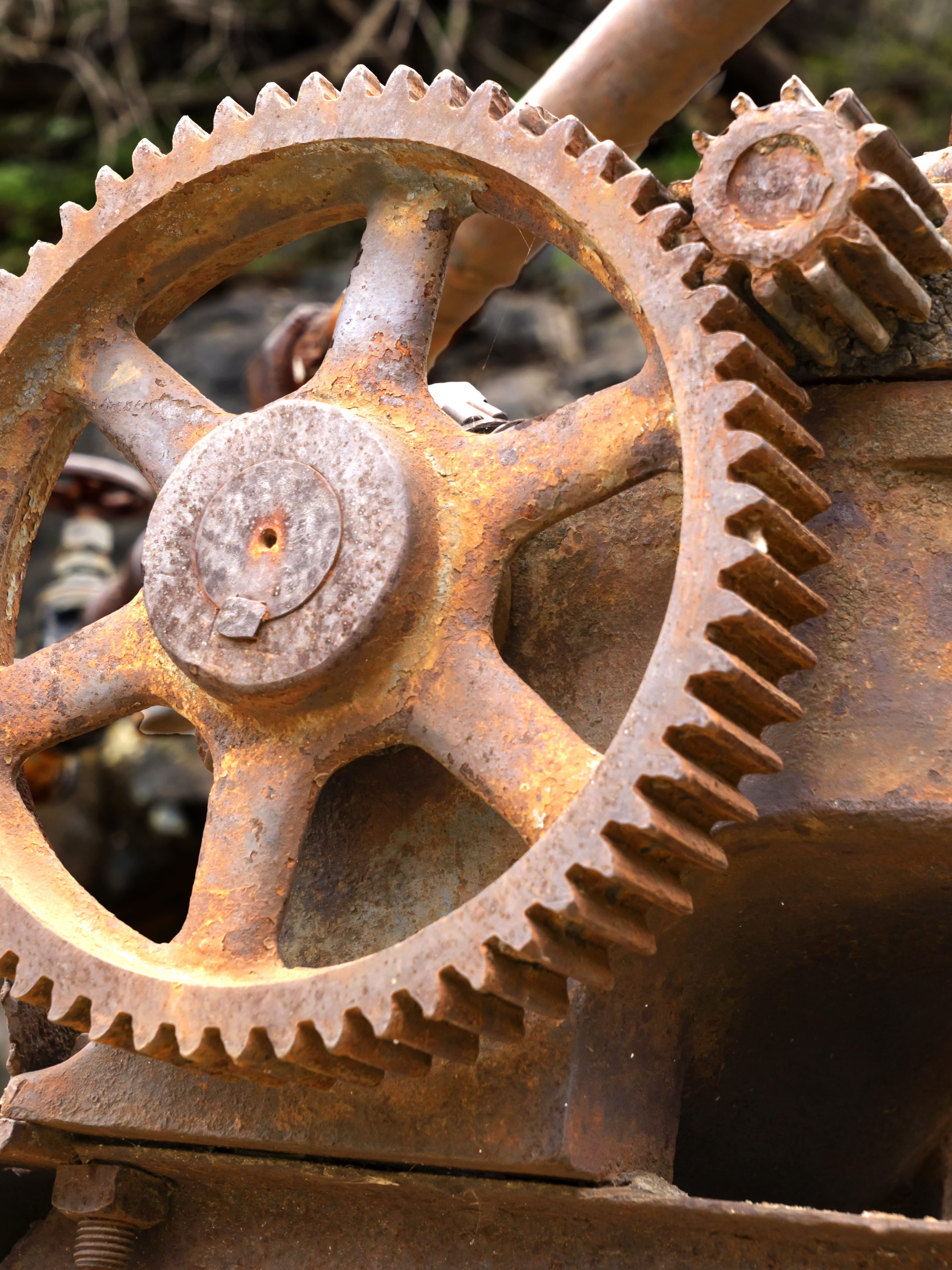 manufacturing equipment, technology, mica, metal, abandoned, iron - metal, machinery, gear, usa, arizona, no people, shape, circle, metal industry, 5K, Phone HD Wallpaper