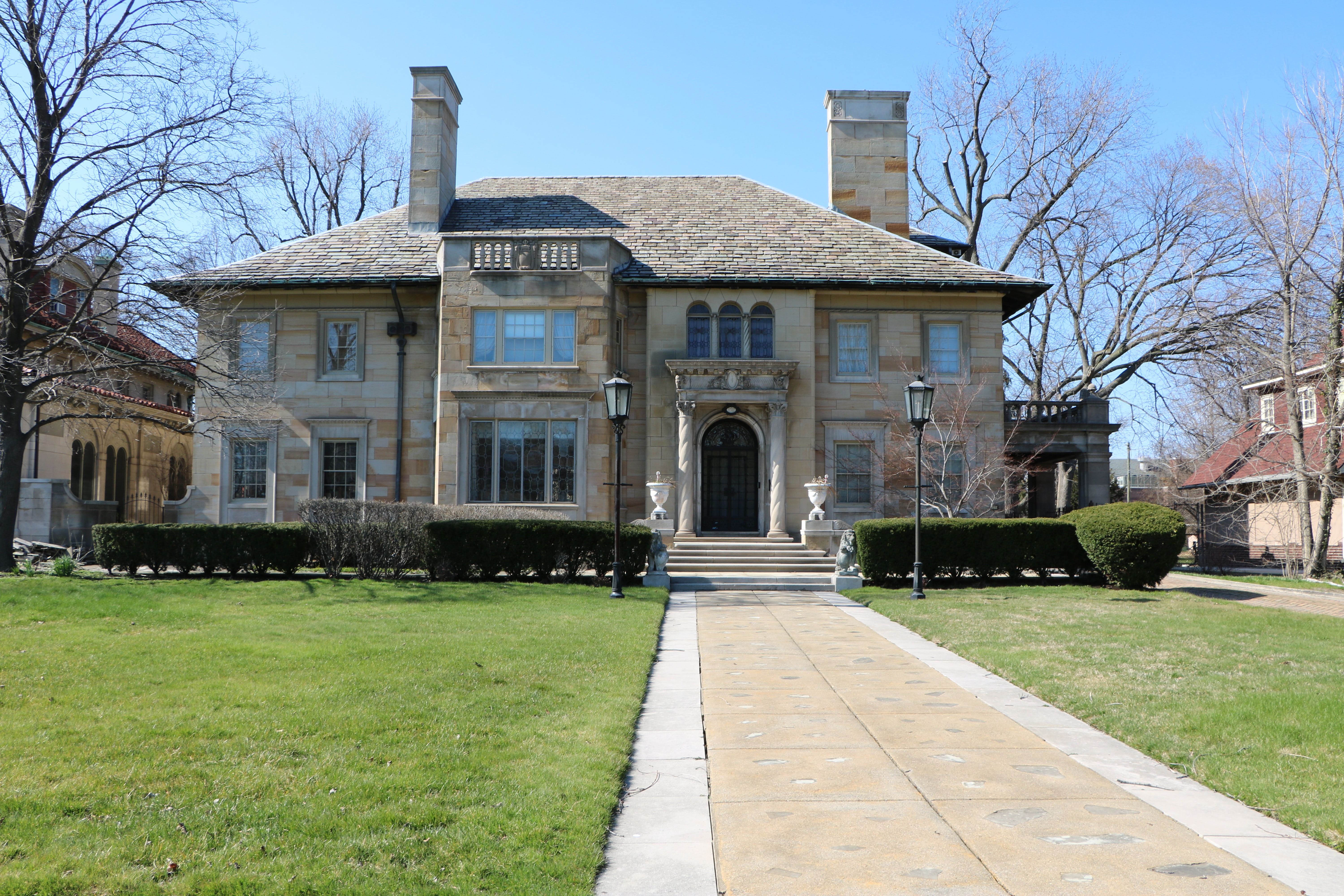 building exterior, detroit historic district, exterior, history, old, sky, architecture, grass, house, gray, 5K, historic, field, nature, front, window, HD Wallpaper