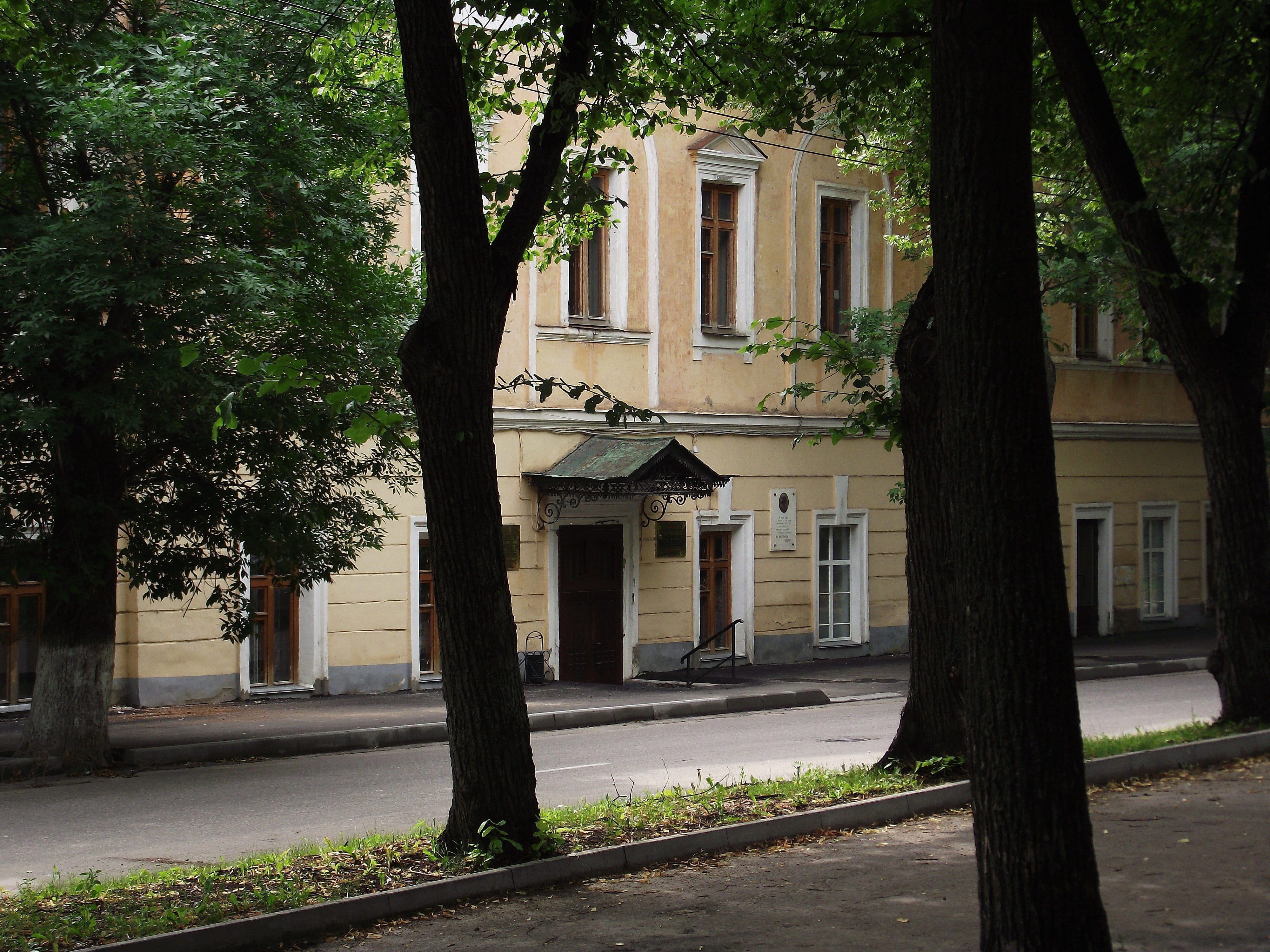 architecture, building, historical place, built structure, day, residential district, belinsky, trunk, row house, window, ul, old building, outdoors, building exterior, HD Wallpaper