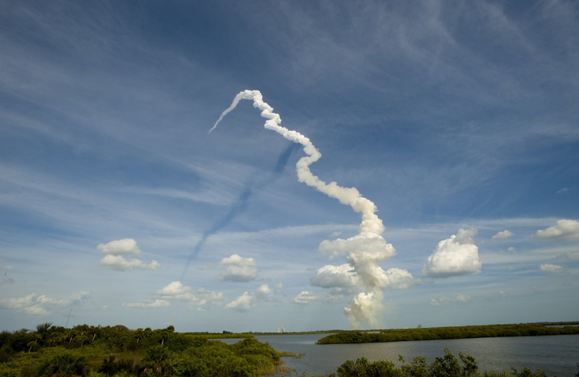 launch, 1843x1200, trail, space, spacevapour, esa, shuttle, 720P, europe, HD Wallpaper