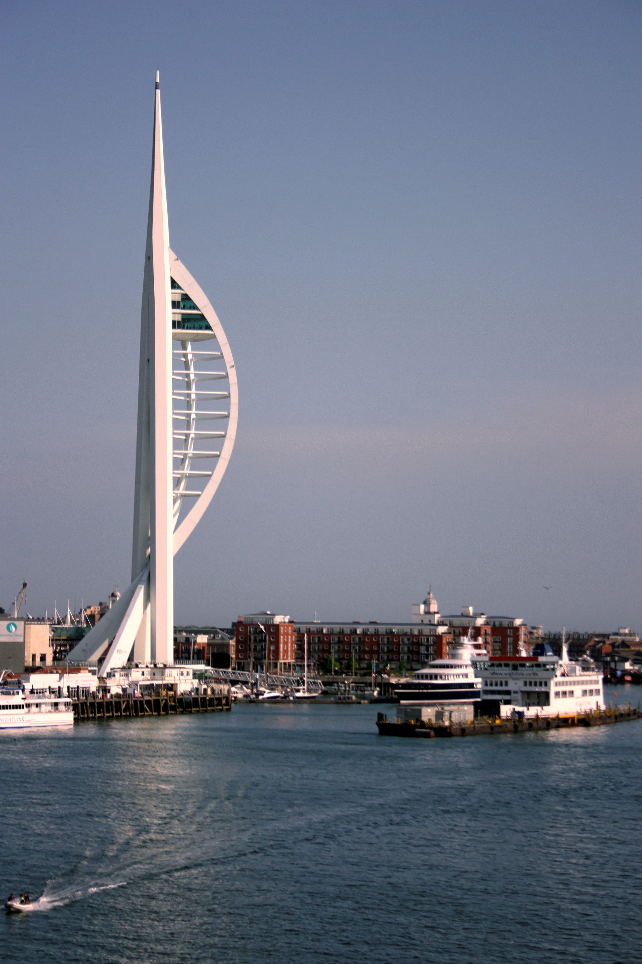 building exterior, portsmouth, tourism, nautical, england, modern, transportation, nature, shore, spinnaker, skyline, 2K, sky, blue, building, water, no people, Phone HD Wallpaper