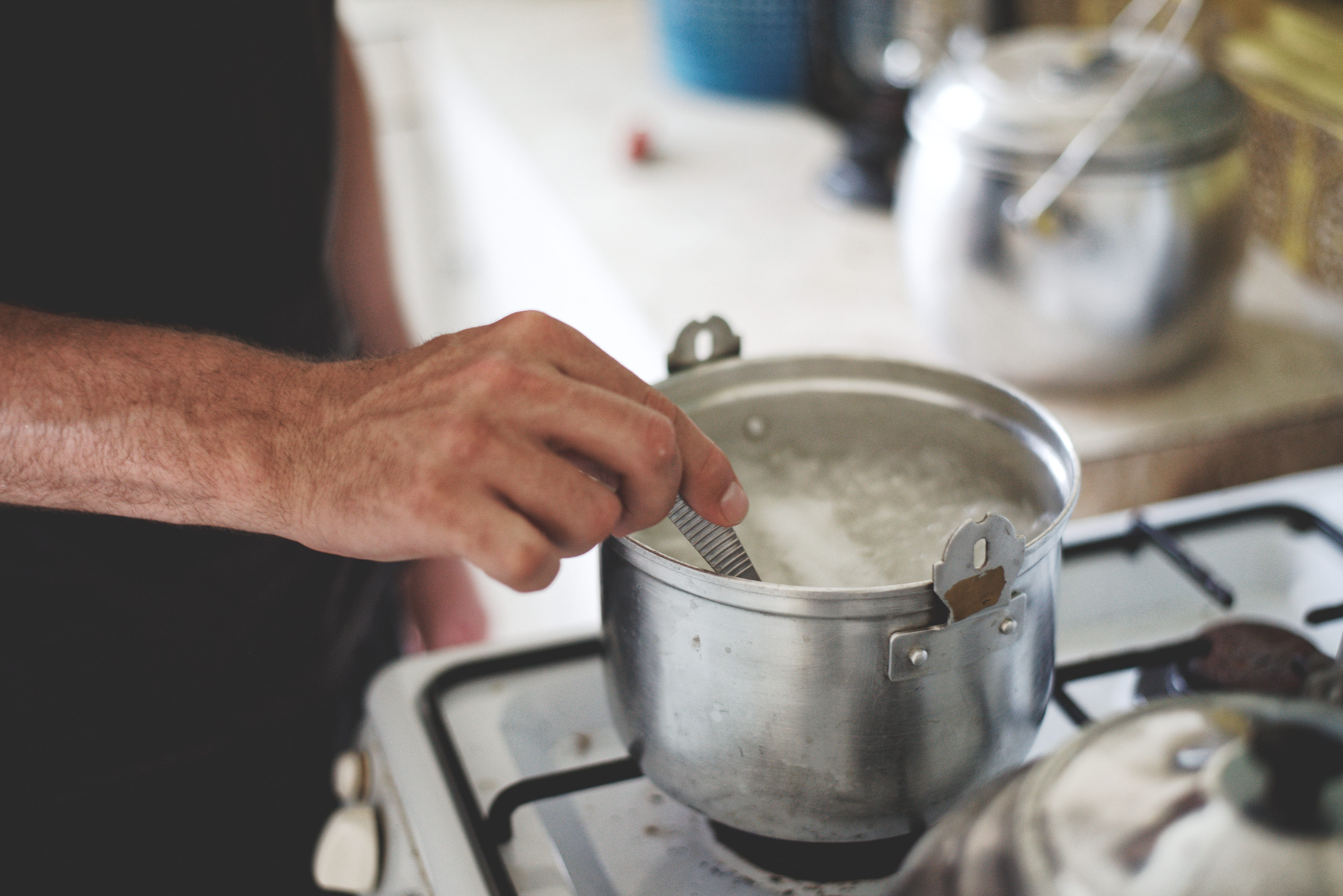 kettle, human, cutlery, 5K, men, powder, bowl, beverage, human hand, real people, one person, close-up, home, food, meal, holding, spoon, indoors, human body part, HD Wallpaper