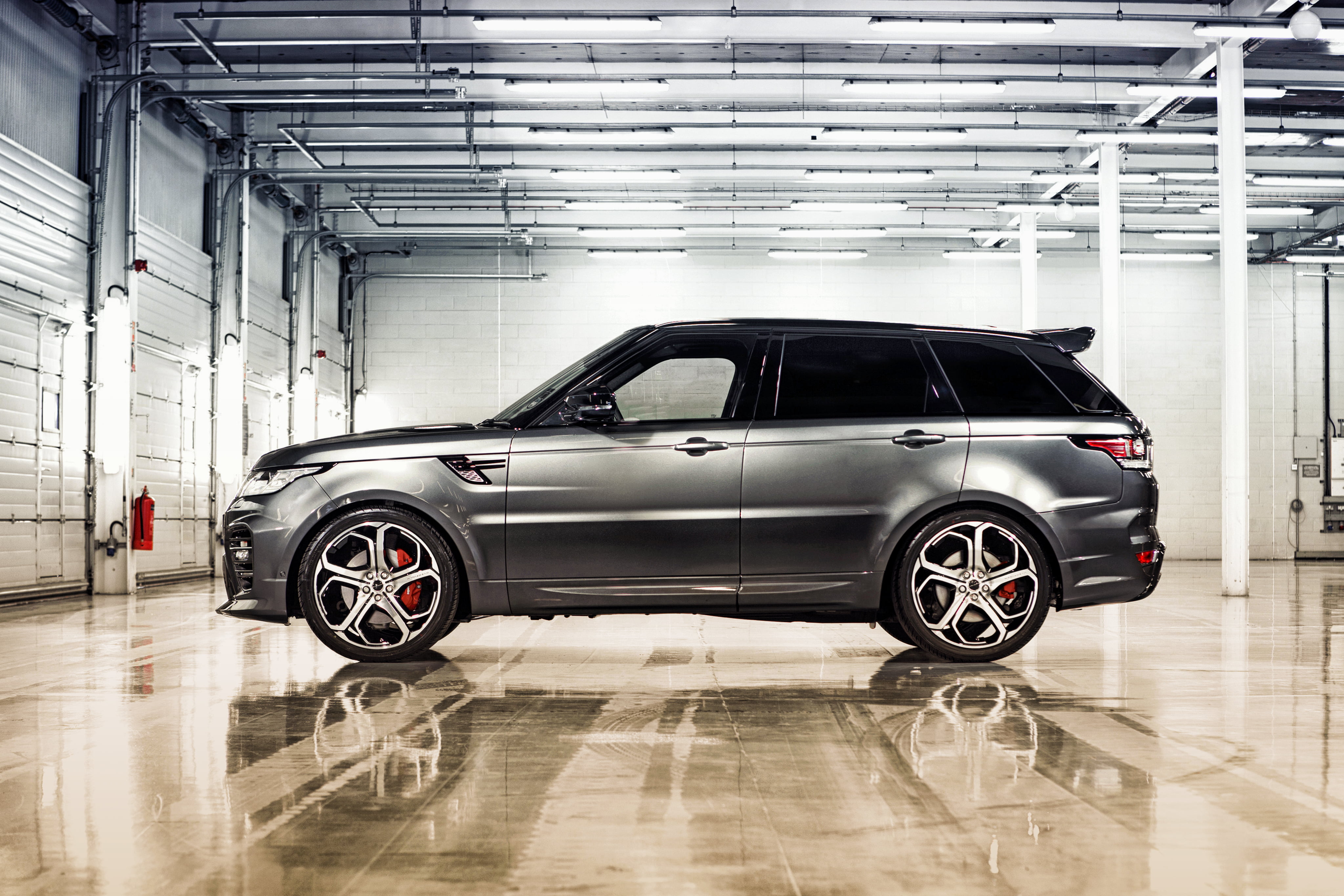 Rover, indoors, built structure, 4K, range Rover, Range, industry, wheel, car, transportation, flooring, no people, architecture, reflection, Overfinch, HD Wallpaper