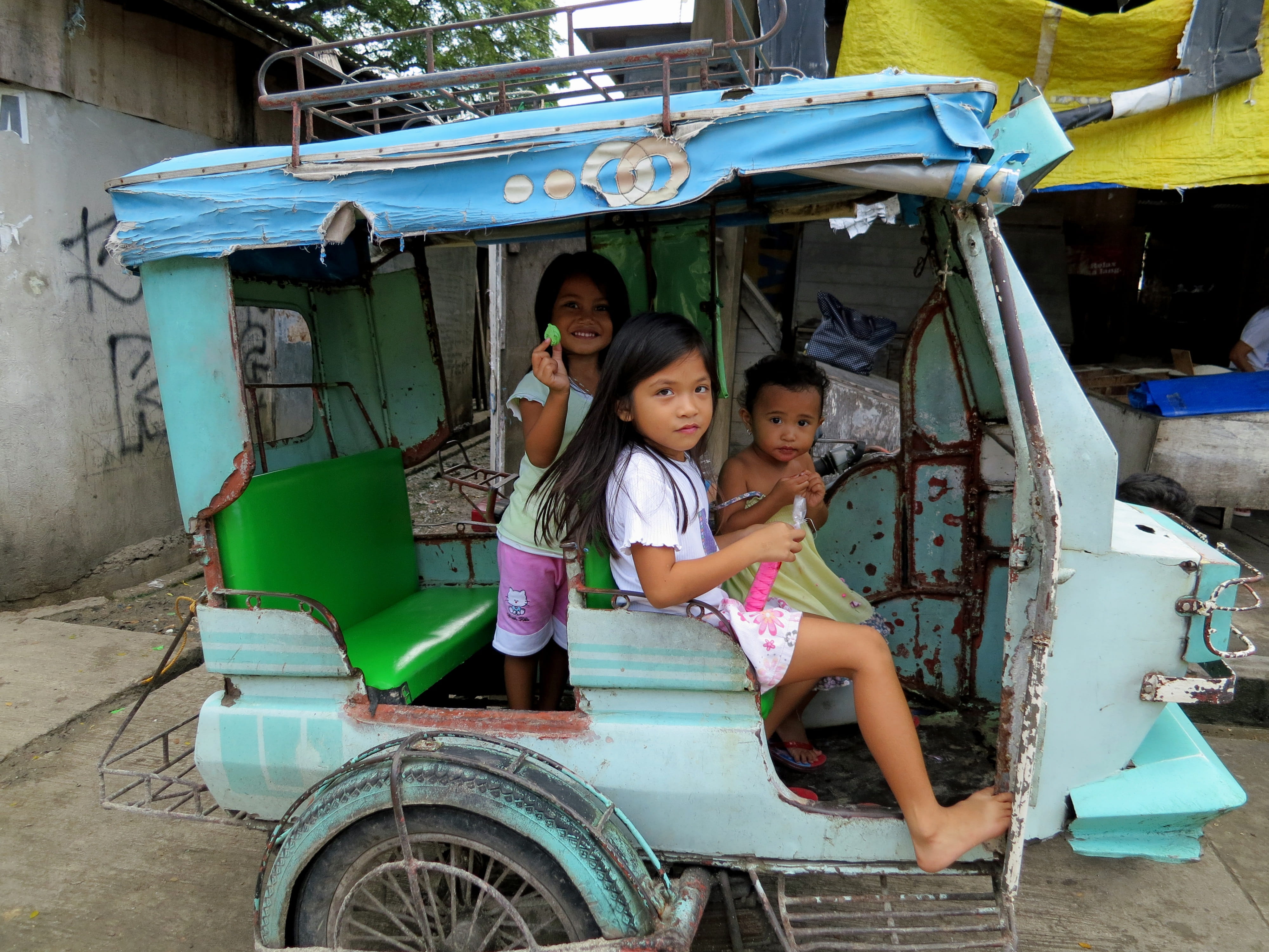 girls, togetherness, rickshaw, childhood, innocence, cultures, portrait, adult, indian Ethnicity, sibling, Children, smiling, real people, positive emotion, HD Wallpaper