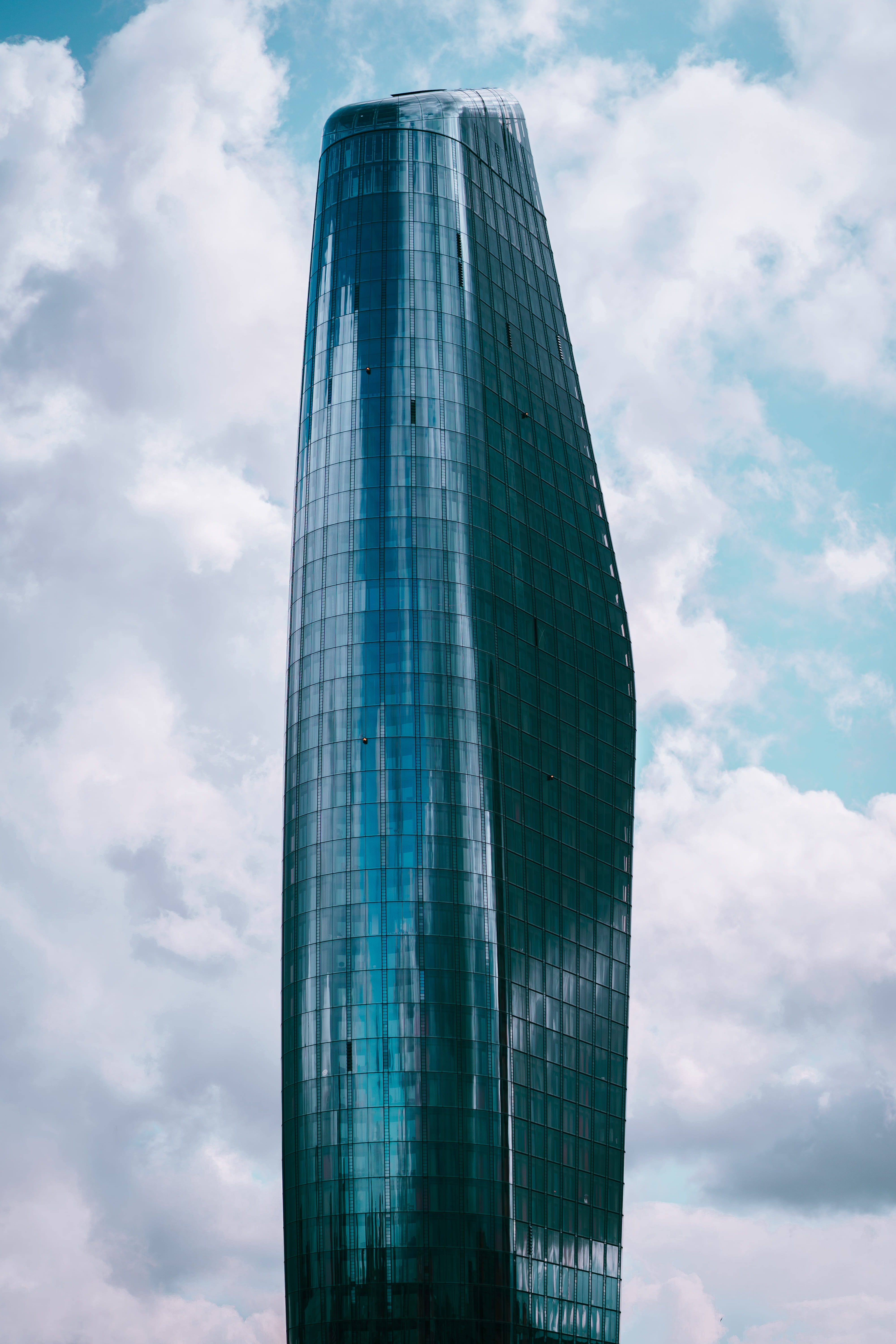outdoors, office, architecturephotography, building, building exterior, spire, skyscraper, 5K, day, archilovers, sky, high rise, modern, financial district, Phone HD Wallpaper