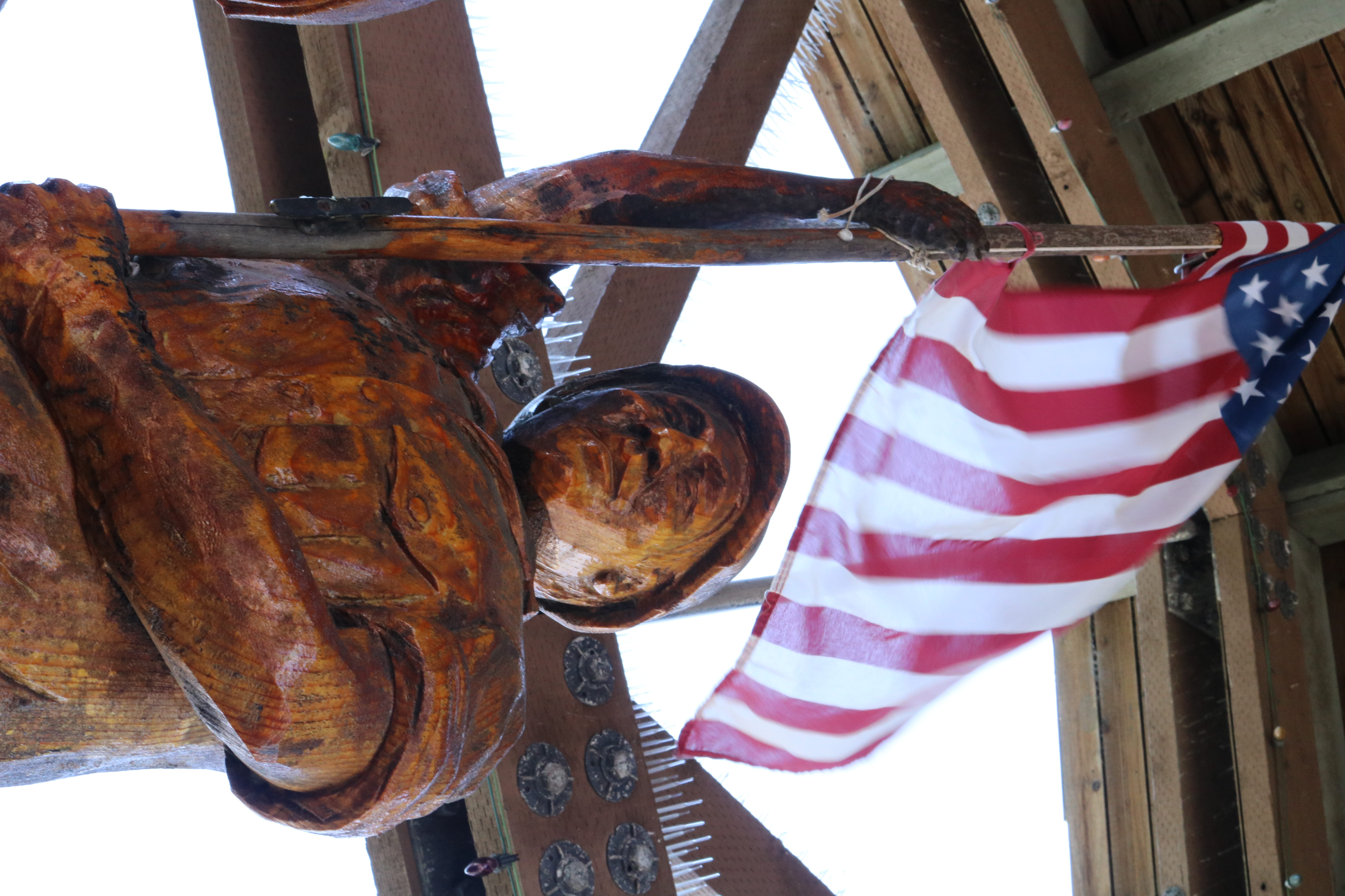 old, rusty, sky, flag, close-up, art, aircraft, striped, airliner, monument, symbol, transportation, day, architecture, wood - material, airplane, plaque, HD Wallpaper