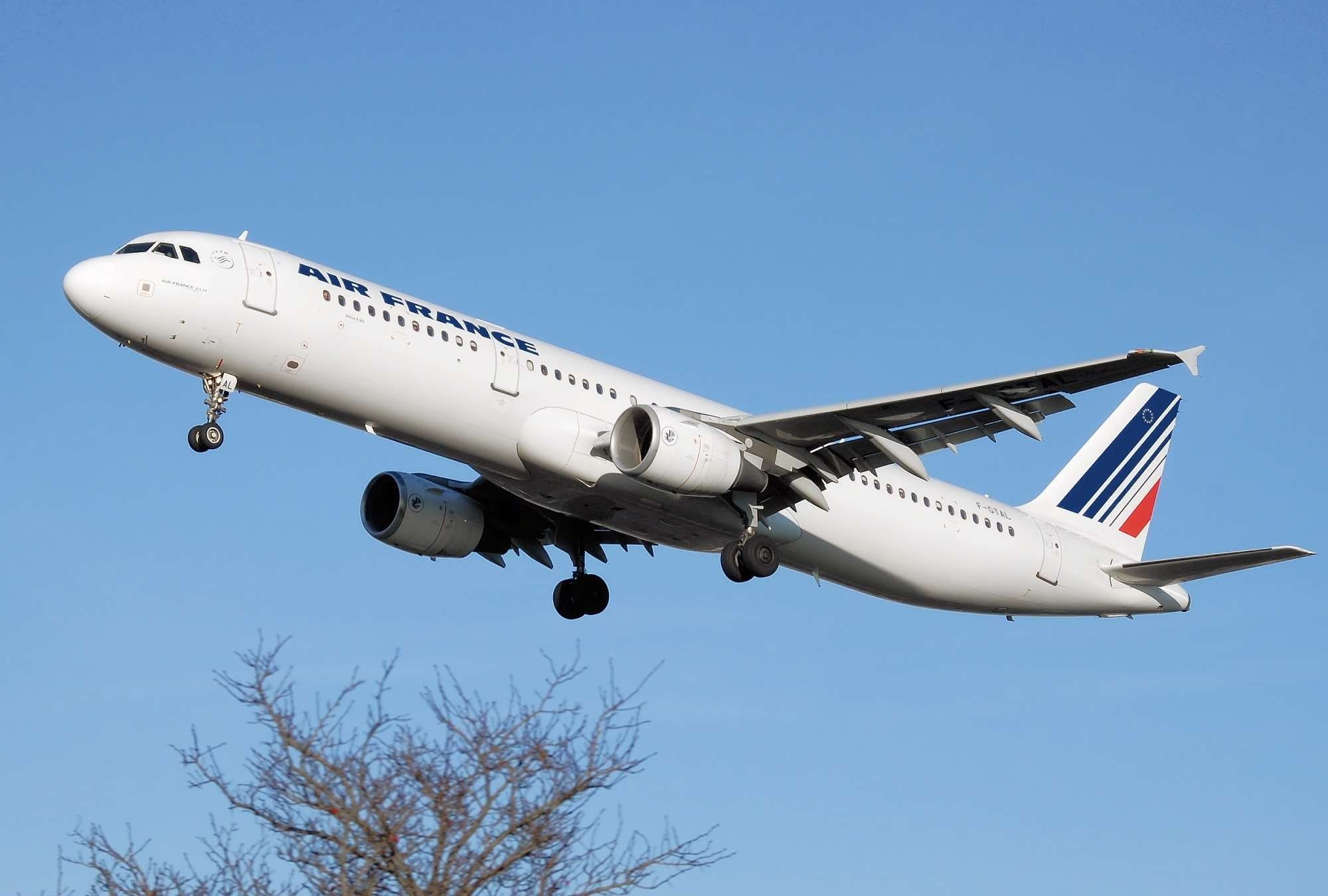 air france airbus, no people, blue, altitude, a321, on the move, transportation, fly, take off, aircraft, side view, air vehicle, clear sky, outdoors, day, HD Wallpaper