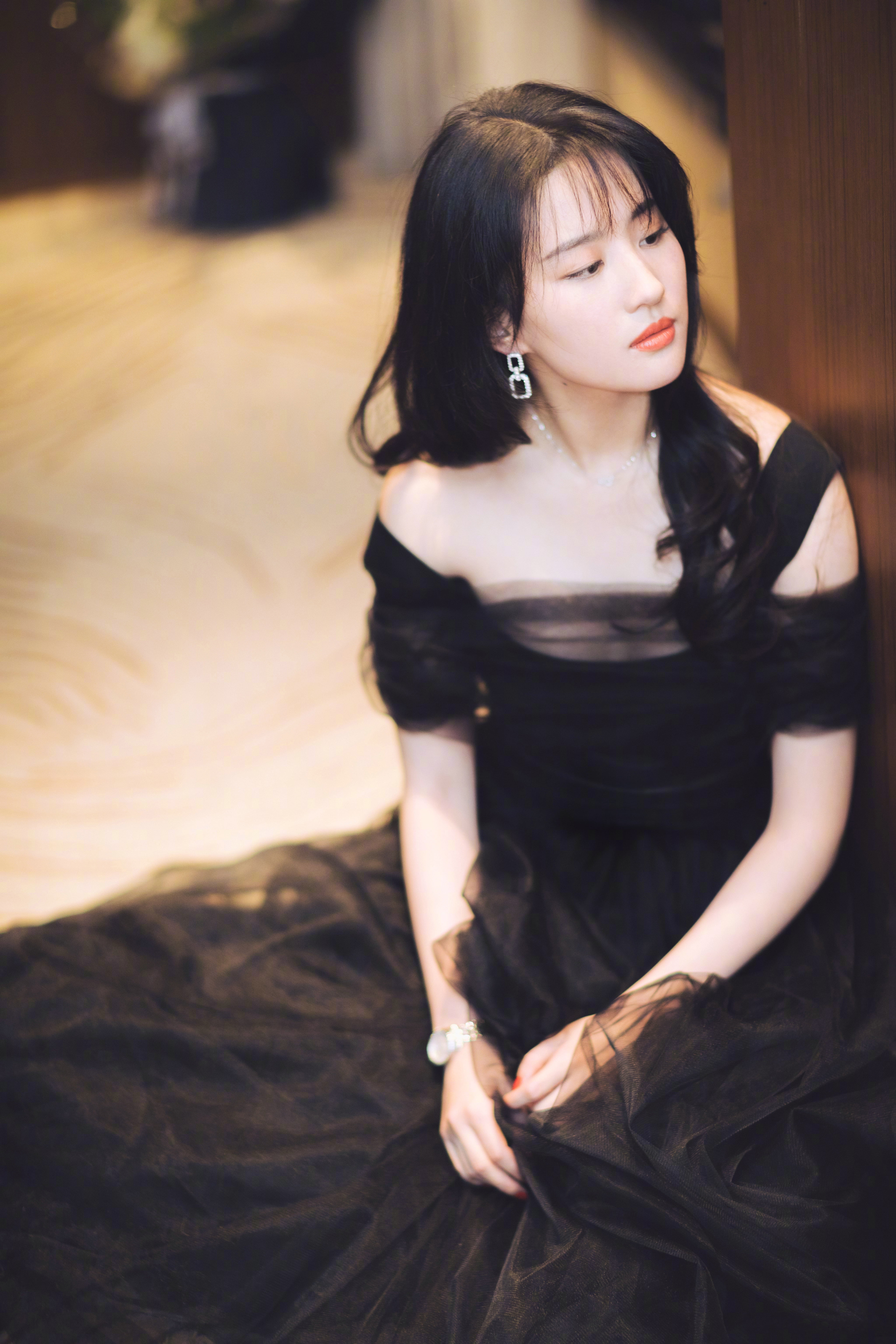 5K, women, Star (Marvel), Yifei Liu, actor, Phone HD Wallpaper