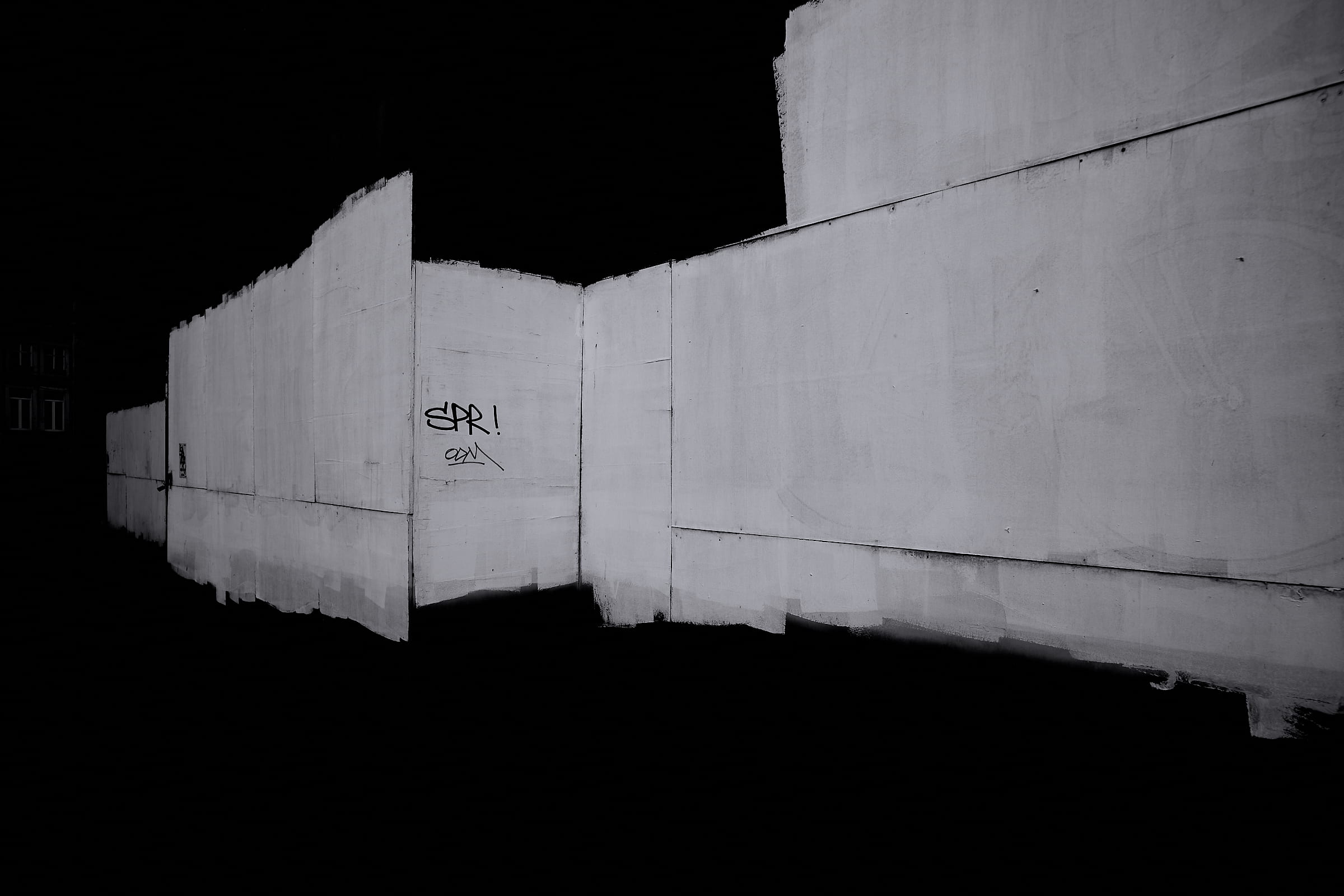 clear sky, architecture, white, street, platform, history, night, silhouette, 1080P, building, dark, built structure, black, nature, sky, shadow, photography, HD Wallpaper