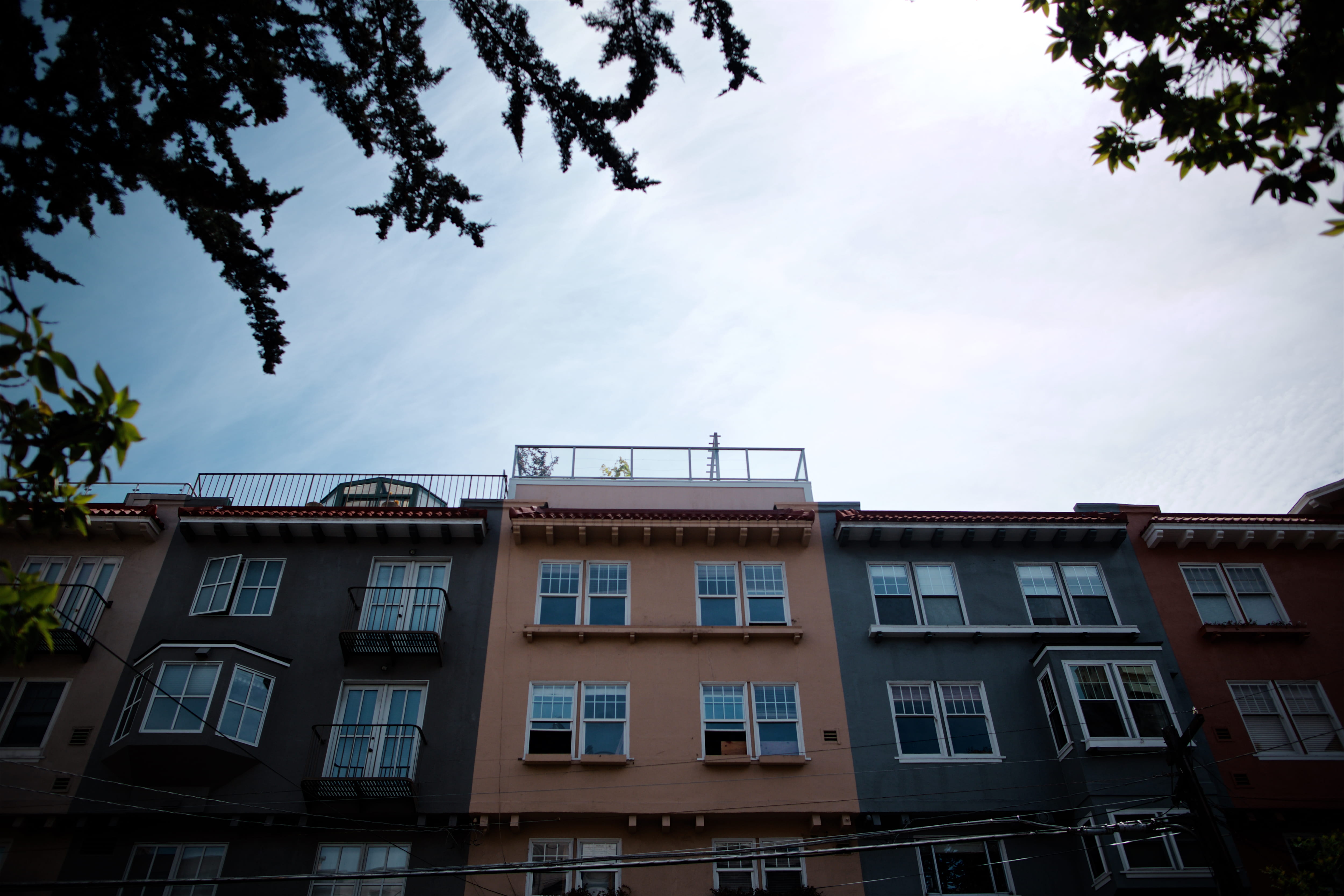 sky, colourful, low angle view, tree, house, homes, plant, up, california, apartment building, cloud - sky, outdoors, city, window, trees, apartment, building, HD Wallpaper