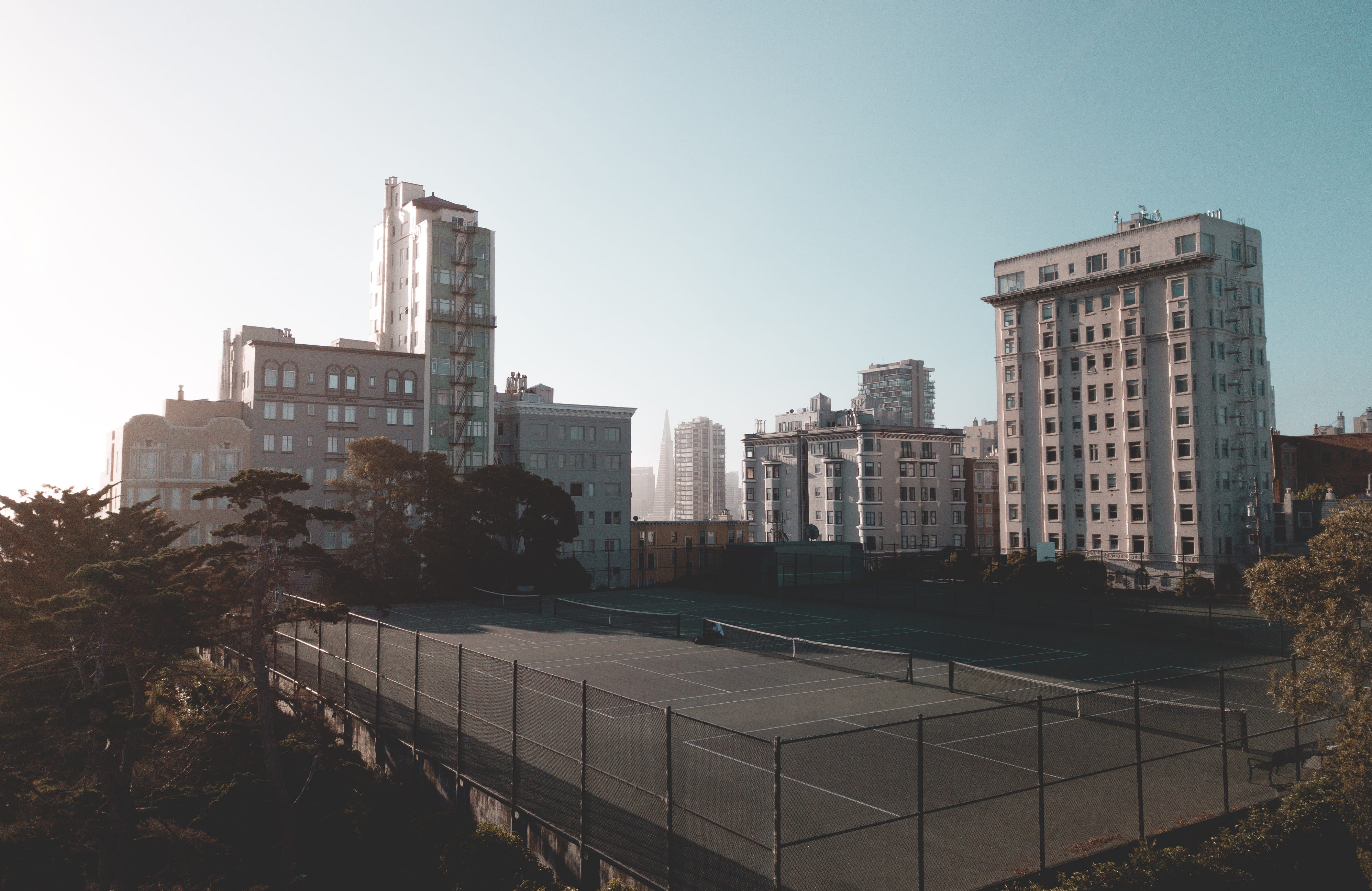 sky, no people, office building exterior, cityscape, built structure, sunlight, skyscraper, apartment, architecture, copy space, building, 4K, nature, HD Wallpaper