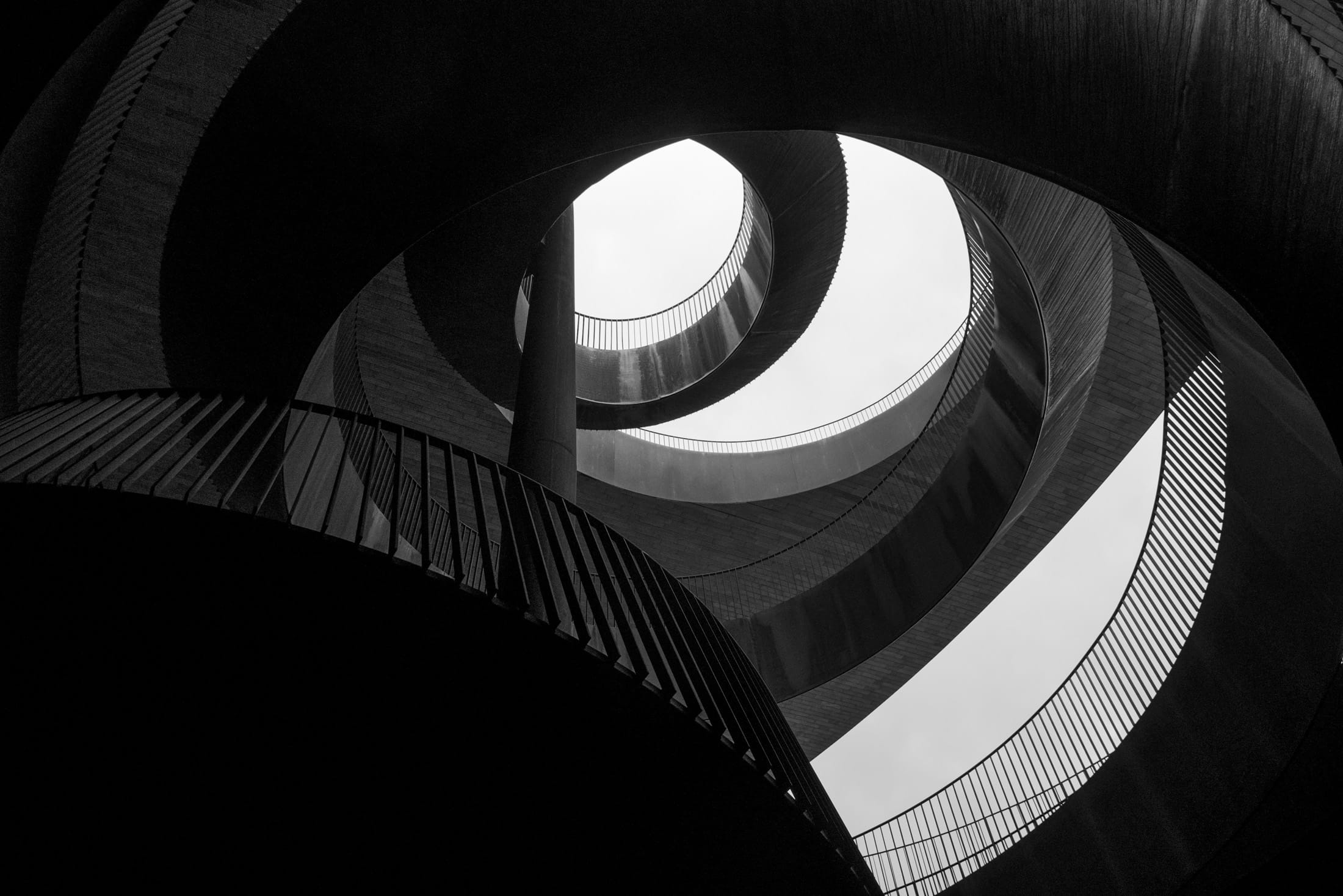 day, spiral, architecture, italy, modern, built structure, circle, staircase, black and white, design, sunlight, indoors, steps and staircases, 1080P, HD Wallpaper