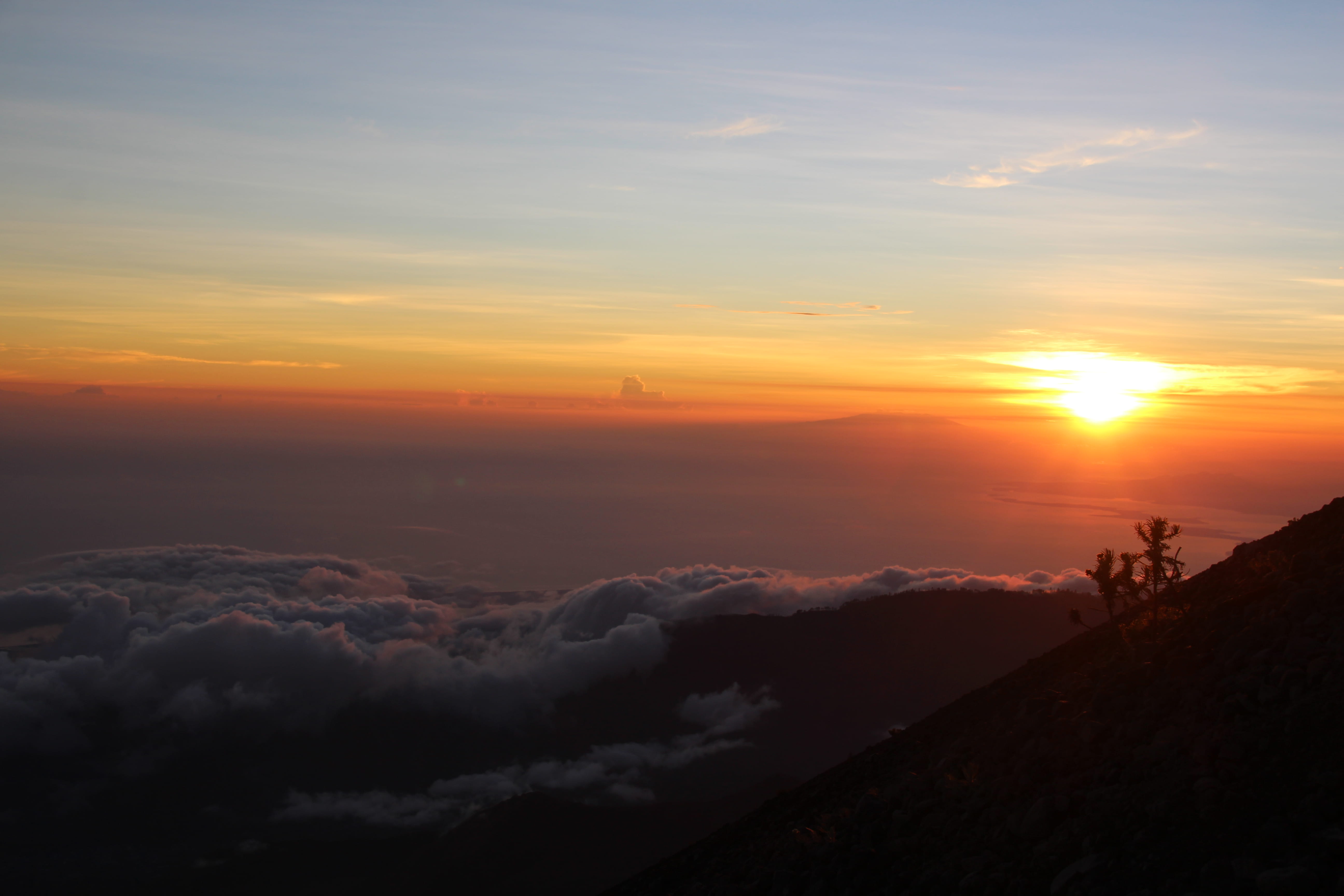 sunset, outdoors, beauty in nature, non-urban scene, real people, tranquil scene, environment, cloud - sky, nature, sunrise, orange color, people, mount rinjani, HD Wallpaper