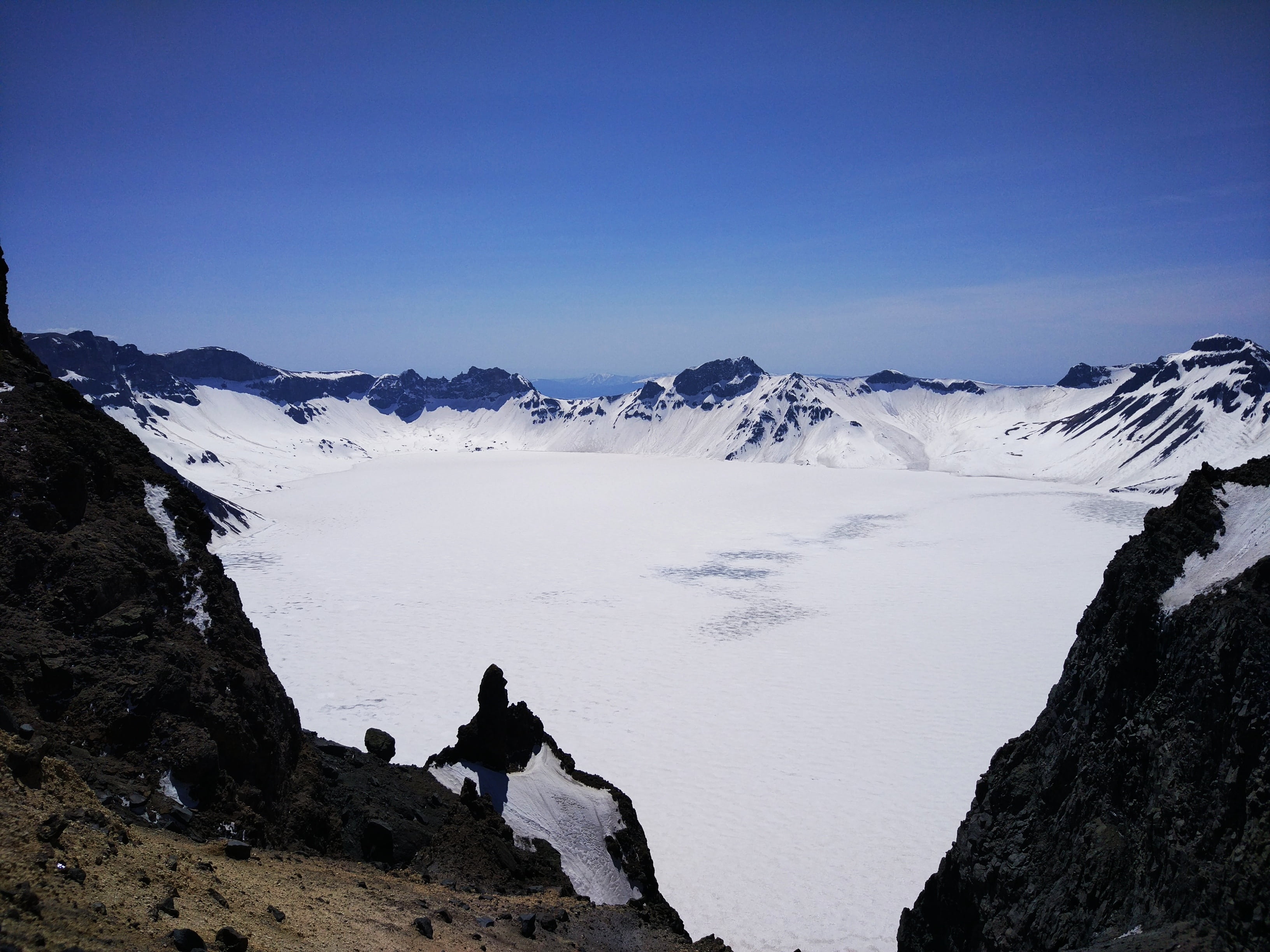 cold temperature, sky, snow, tianchi, landscape, activity, mountain range, 2K, winter, people, environment, blue, adventure, day, leisure activity, scenics - nature, HD Wallpaper