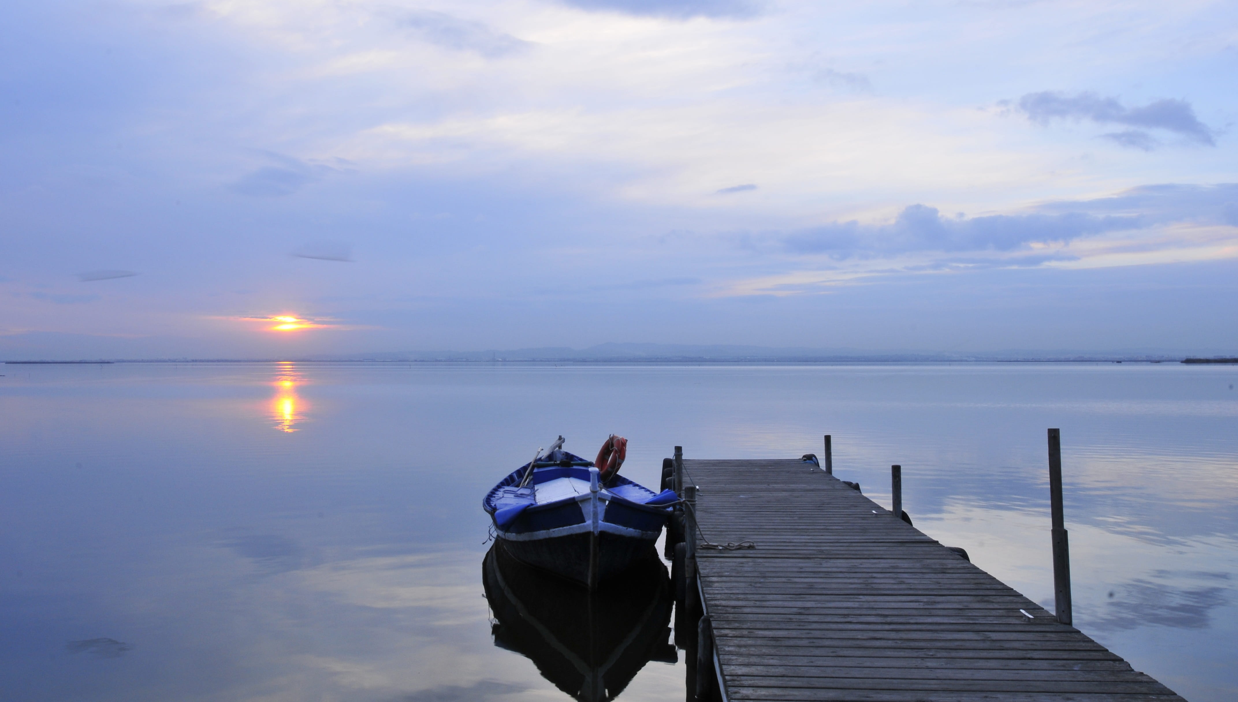 jetty, real people, blue, beach, horizon over water, non-urban scene, idyllic, horizon, Valencia, mediterranean, landscape, scenics, lake, clouds, summer, HD Wallpaper
