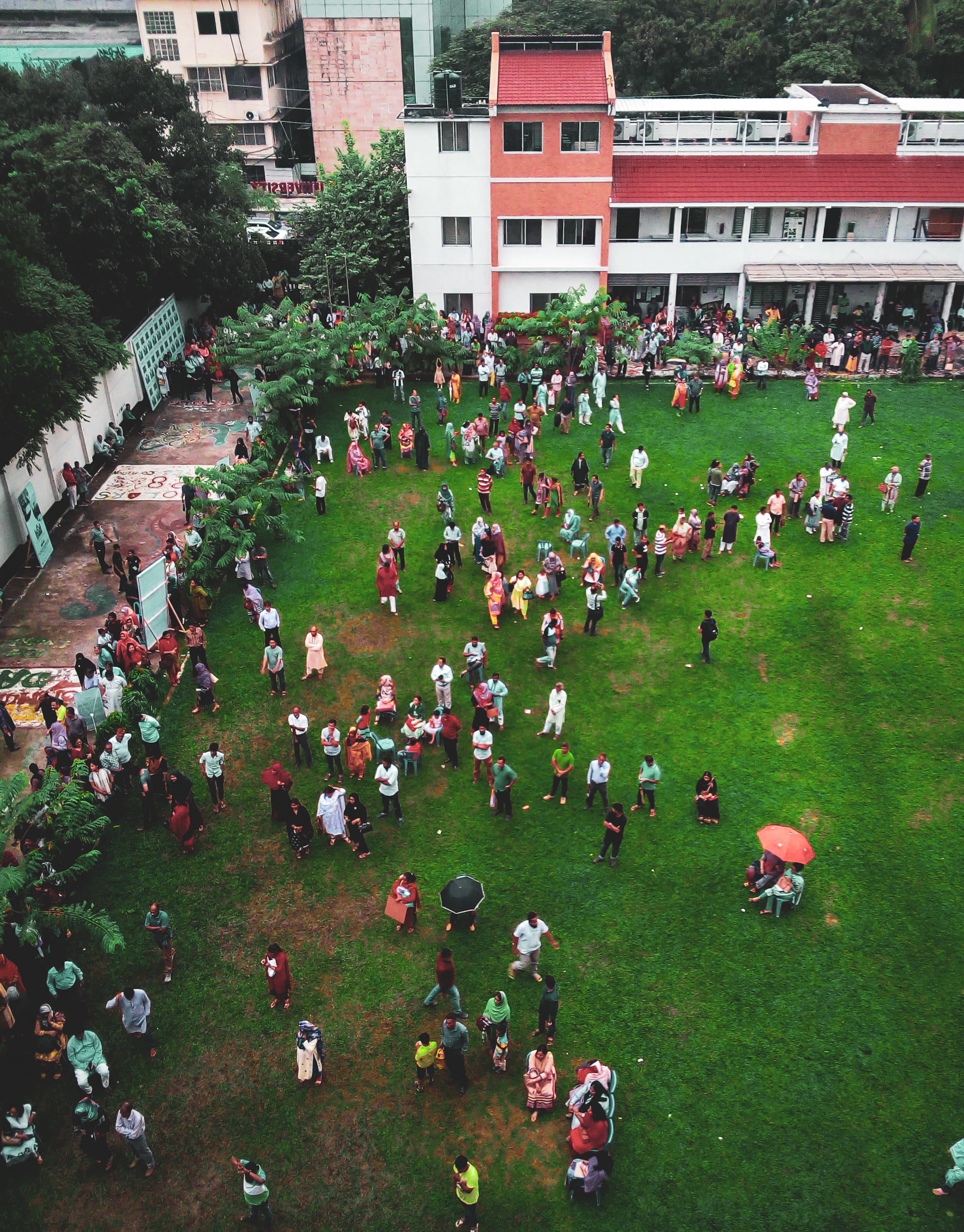building, outdoors, human, dhaka, women, concrete, field, life, campus, daytime, tejgaon, adult, lawn, people, green, park, olympiad, aerial, bird, near, Phone HD Wallpaper