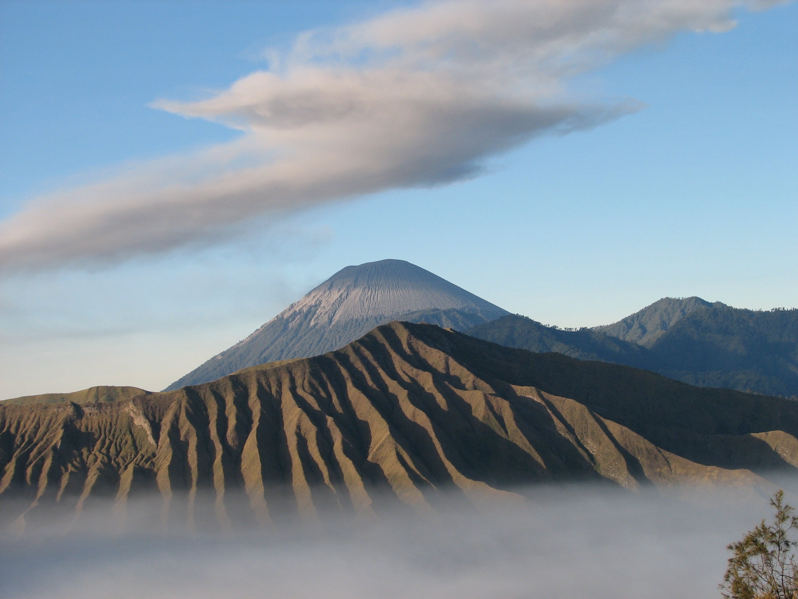 non-urban scene, smoke - physical structure, environment, bromo, geology, mountain, beauty in nature, scenics - nature, mountain range, cloud - sky, volcano, HD Wallpaper