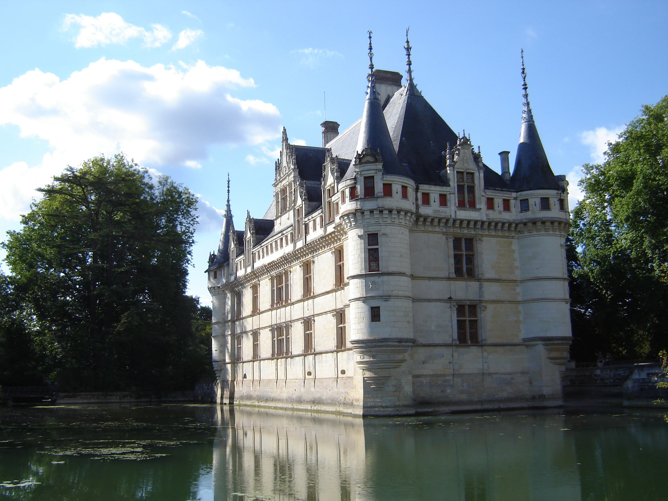 tree, river, cloud - sky, azay-le-rideau, day, nature, the past, lake, spire, sky, renaissance, no people, architecture, plant, building, châteaux de la loire, HD Wallpaper