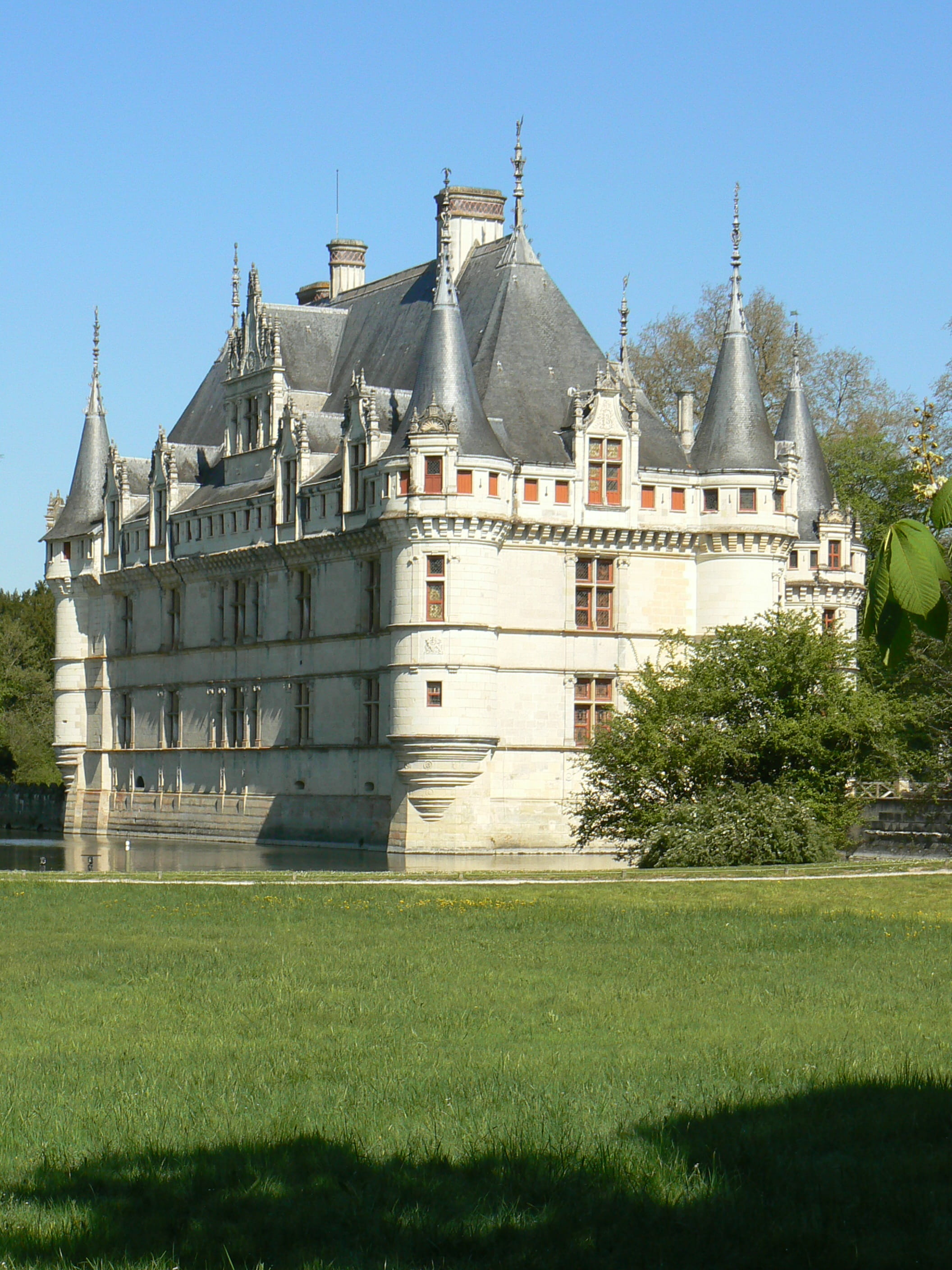built structure, Azay, Castle, tree, plant, nature, day, sky, land, architecture, Curtain, history, castle of azay le rideau, azay curtain, châteaux de la loire, Phone HD Wallpaper