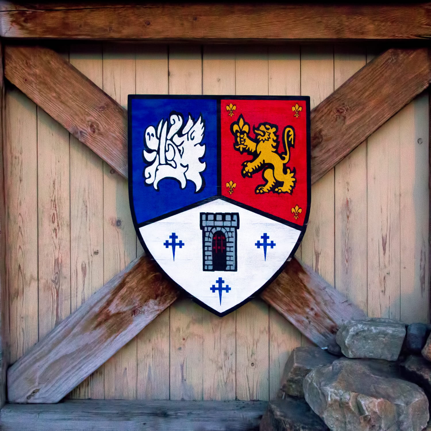 non-western script, wall - building feature, castle, royal, built structure, royalty, tower, art, lion, animal representation, emblem, king, 720P, shield, Phone HD Wallpaper