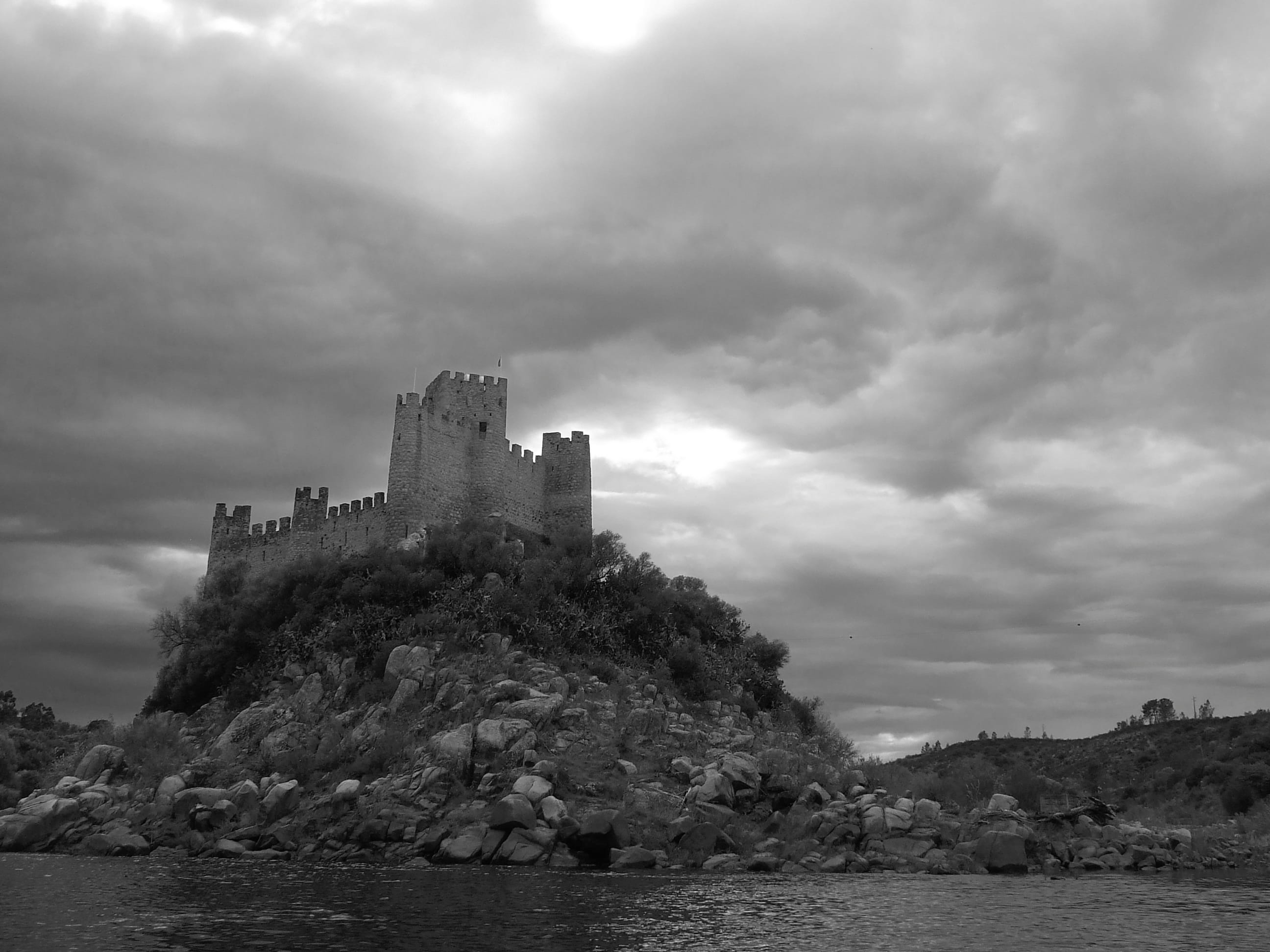 building, history, 2K, architecture, fort, portugal, water, outdoors, rock, the past, overcast, nature, building exterior, black and white, home, castle, HD Wallpaper