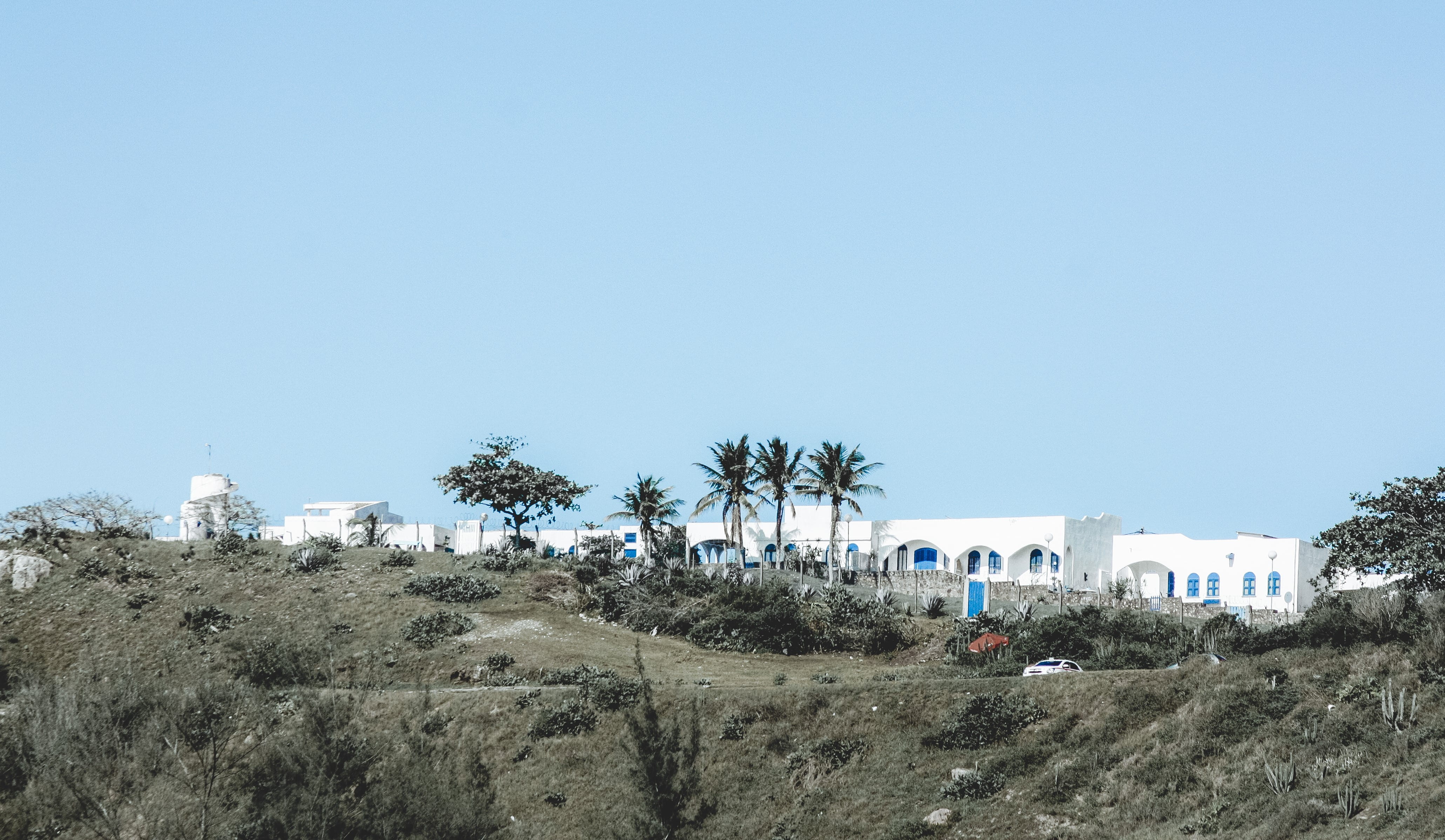 arquitetura, clear sky, scenics - nature, nature, built structure, building exterior, 4K, arid climate, tree, copy space, santorini, environment, house, HD Wallpaper