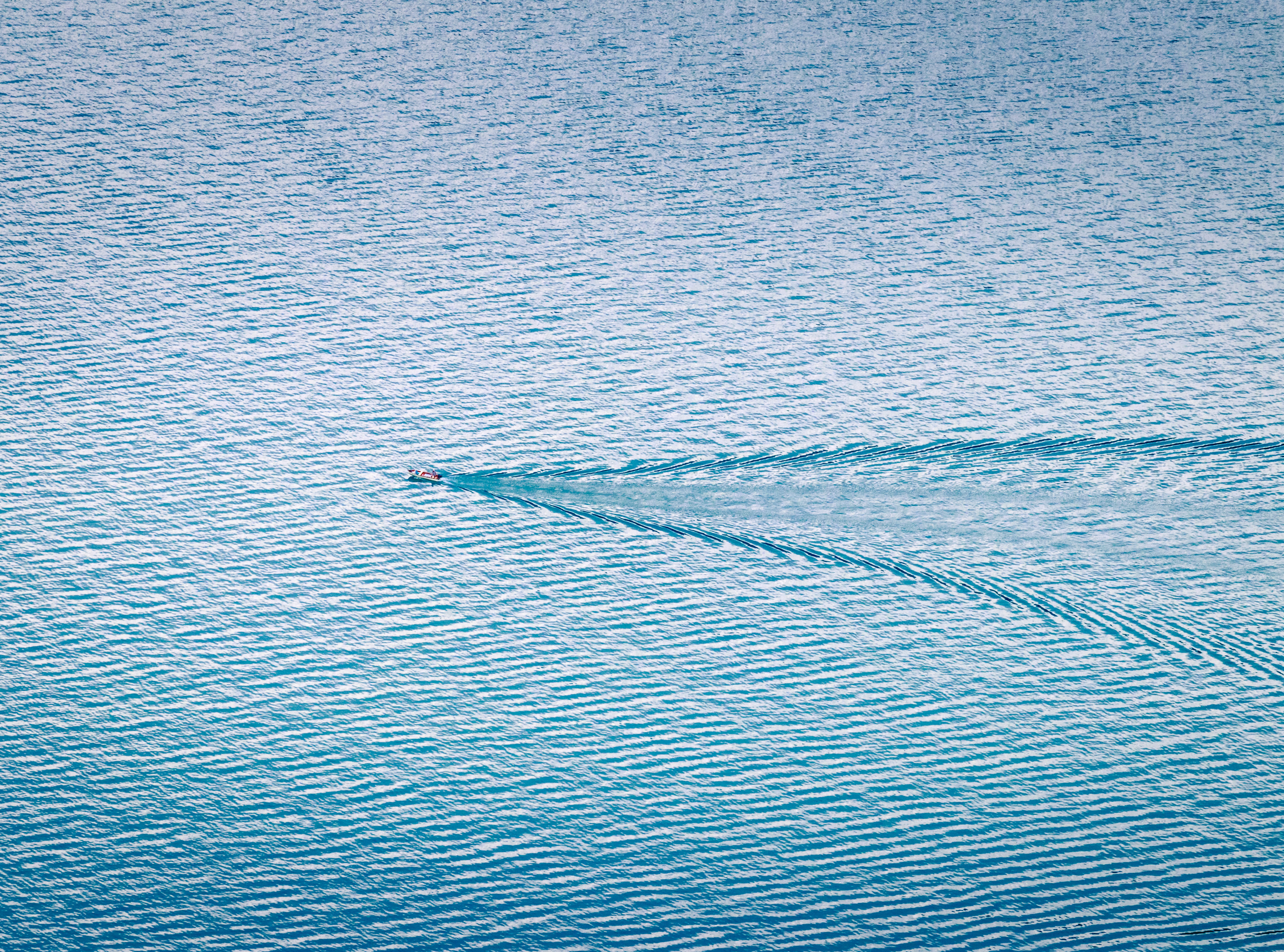 tranquil scene, brienz, photography, sea, jeans, denim, scenics - nature, tranquility, rippled, outdoors, pattern, full frame, plant, wave, bird, backgrounds, HD Wallpaper