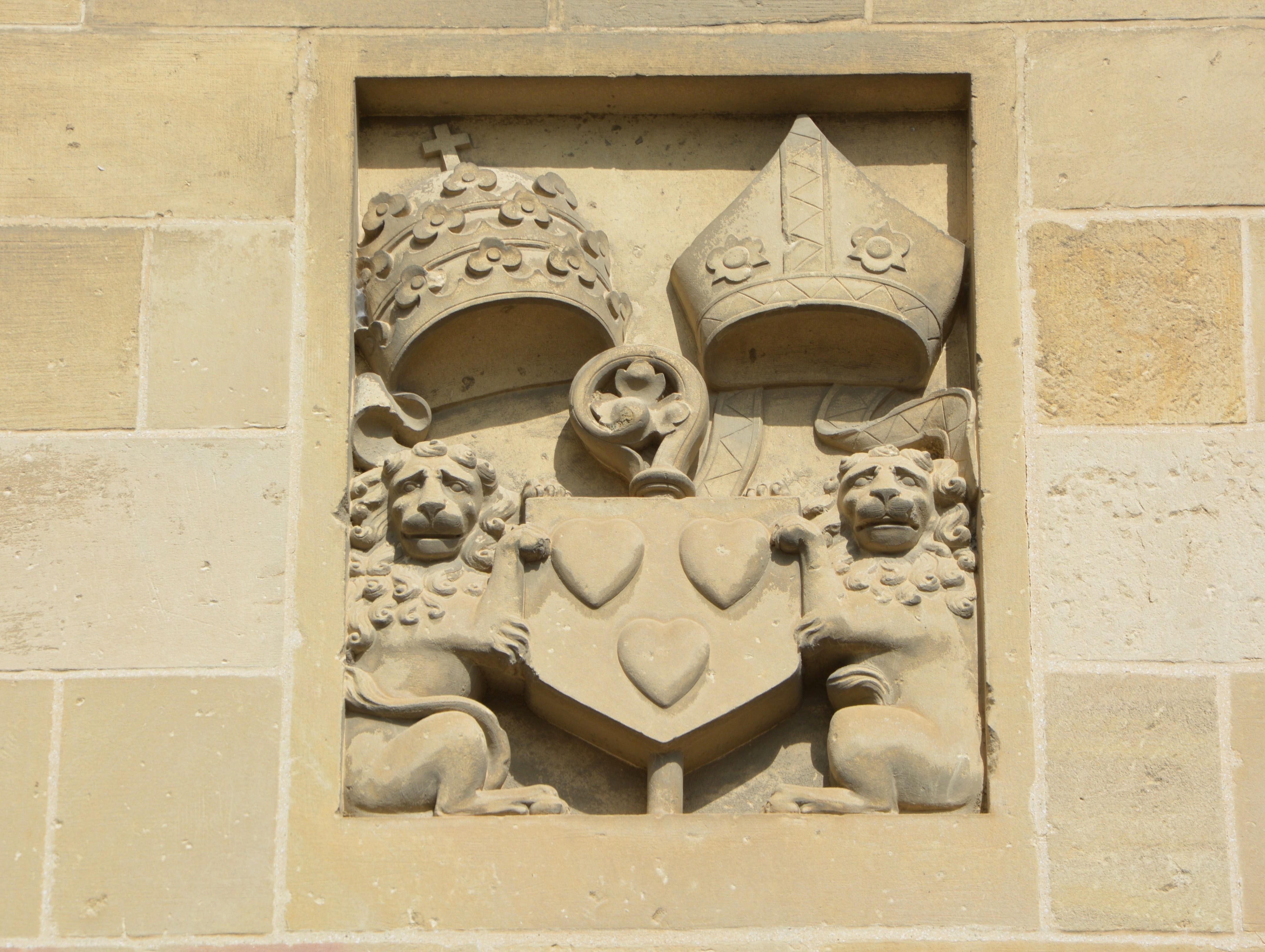 low angle view, craft, carving, building, carving - craft product, cut stones, creativity, wall cathedral, sculpture, no people, representation, bas relief, HD Wallpaper