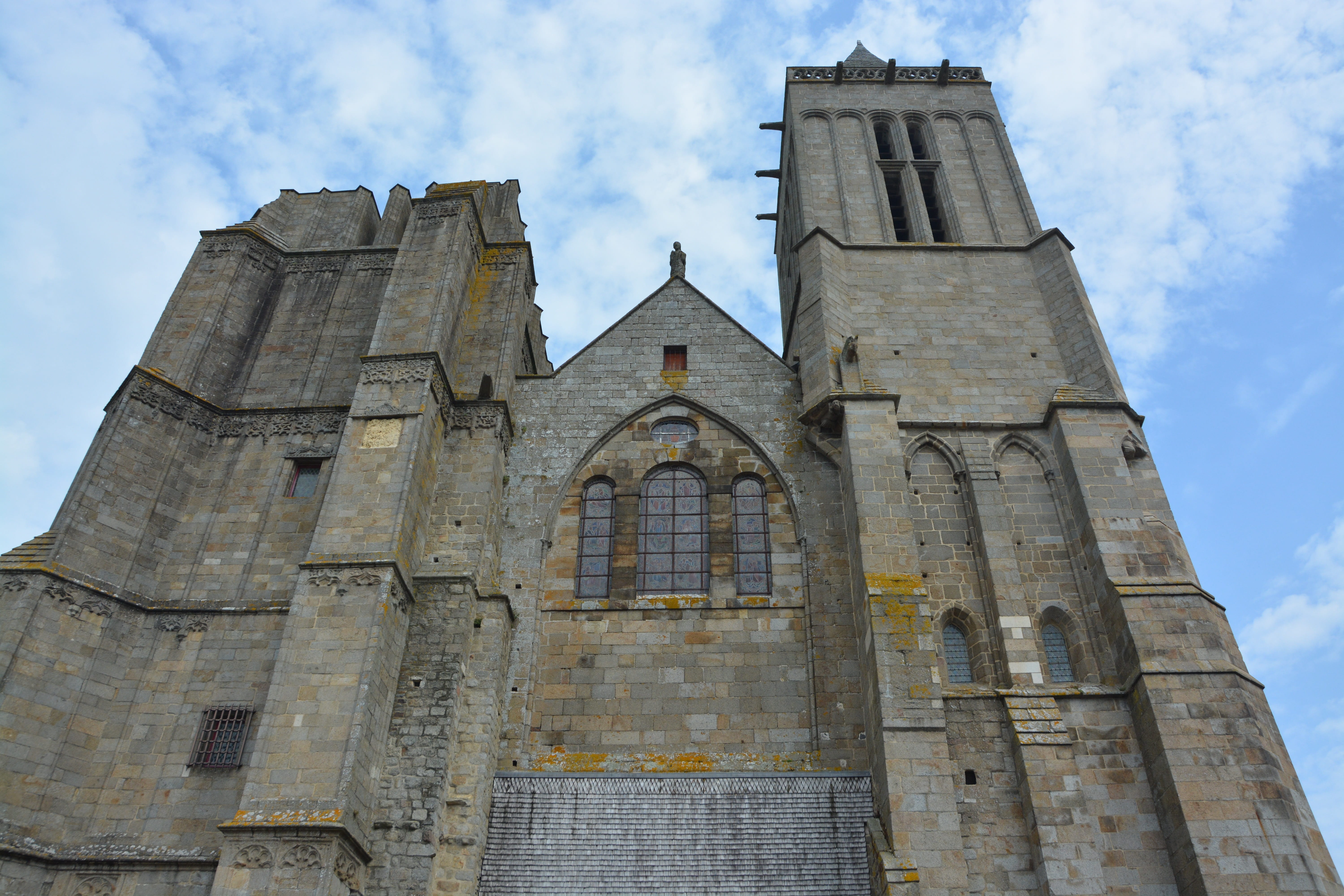 building, gothic style, the past, dedicated to saint samson, roman, french, saint samson of dol de bretagne, religion, belief, built structure, cloud - sky, HD Wallpaper