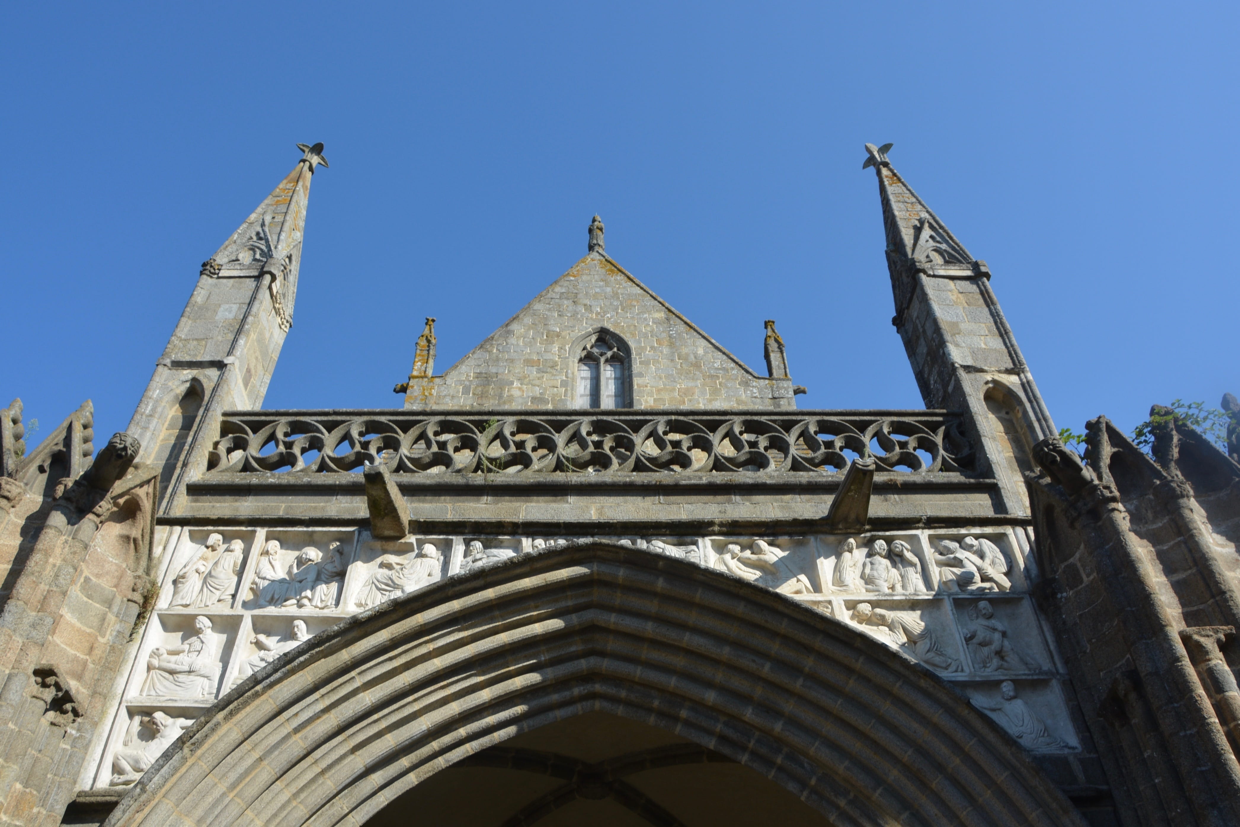 built structure, no people, belief, religion, city, tower, building exterior, nature, heritage, monument, sky, cathedral, gothic style, arch, 4K, dol-de-bretagne, HD Wallpaper