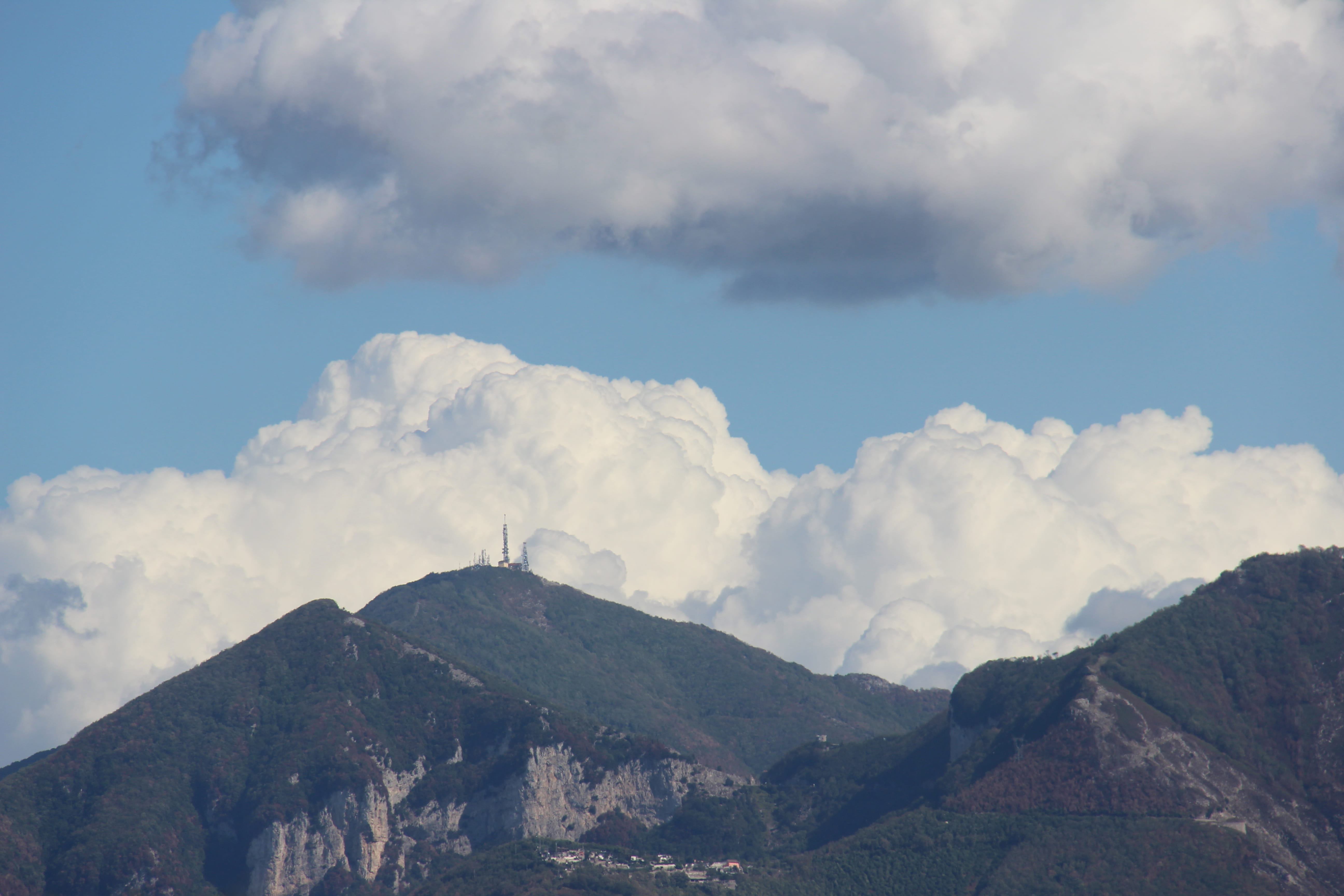 clouds, tranquility, idyllic, mountain range, nature, environment, day, non-urban scene, italy, low angle view, sky, outdoors, mountains, physical geography, HD Wallpaper