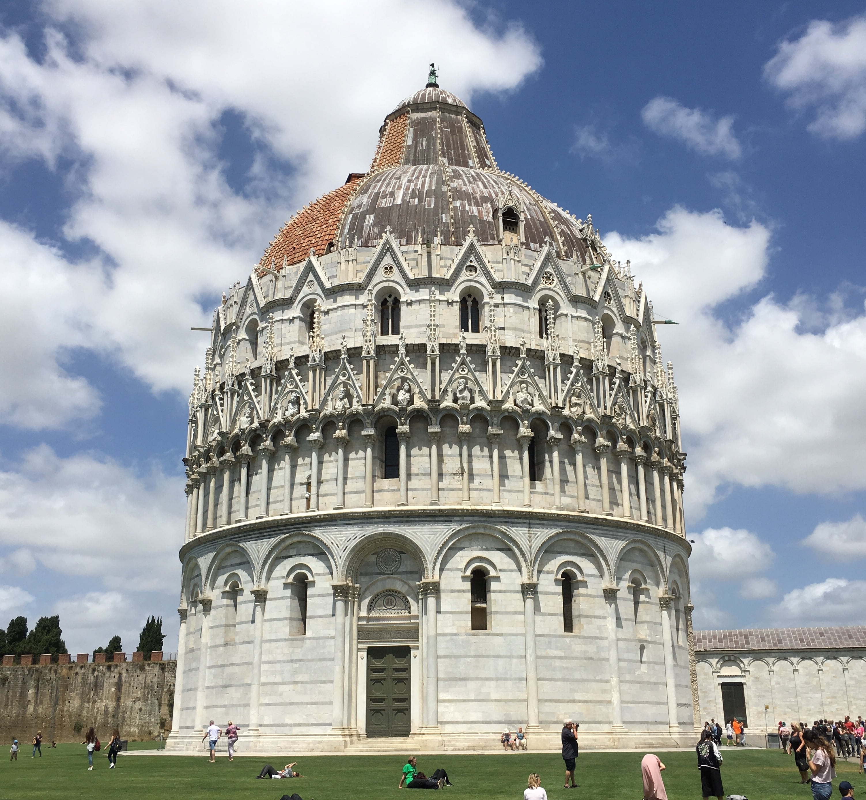 tourism, architecture, group of people, large group of people, travel destinations, history, pisa, baptistery, outdoors, cloud - sky, travel, real people, HD Wallpaper