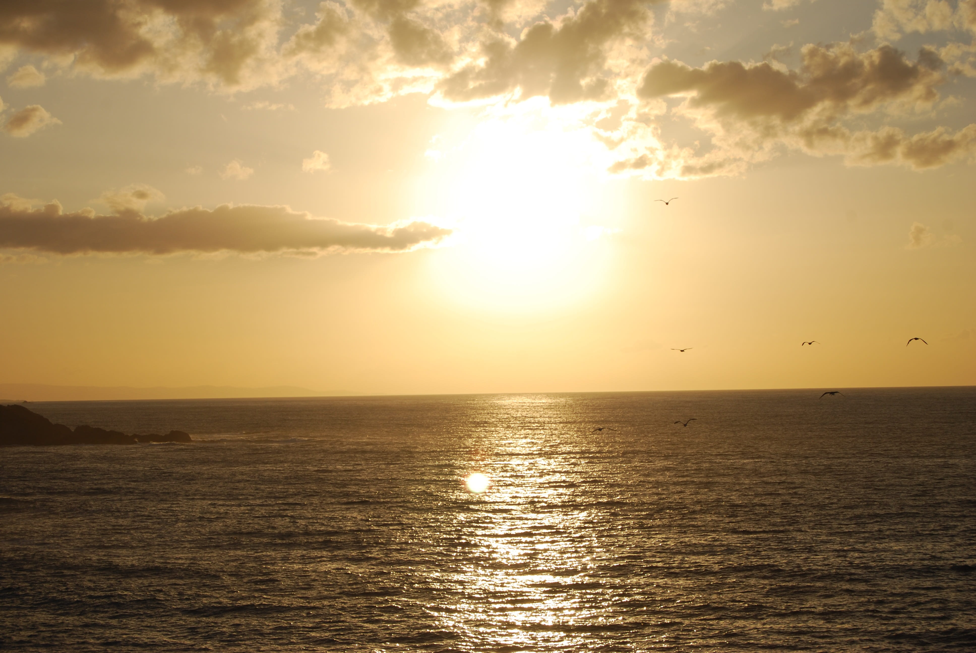 horizon, bay of biscay, cloud - sky, sea, reflection, landscape, non-urban scene, beauty in nature, outdoors, tranquility, idyllic, water, scenics - nature, HD Wallpaper