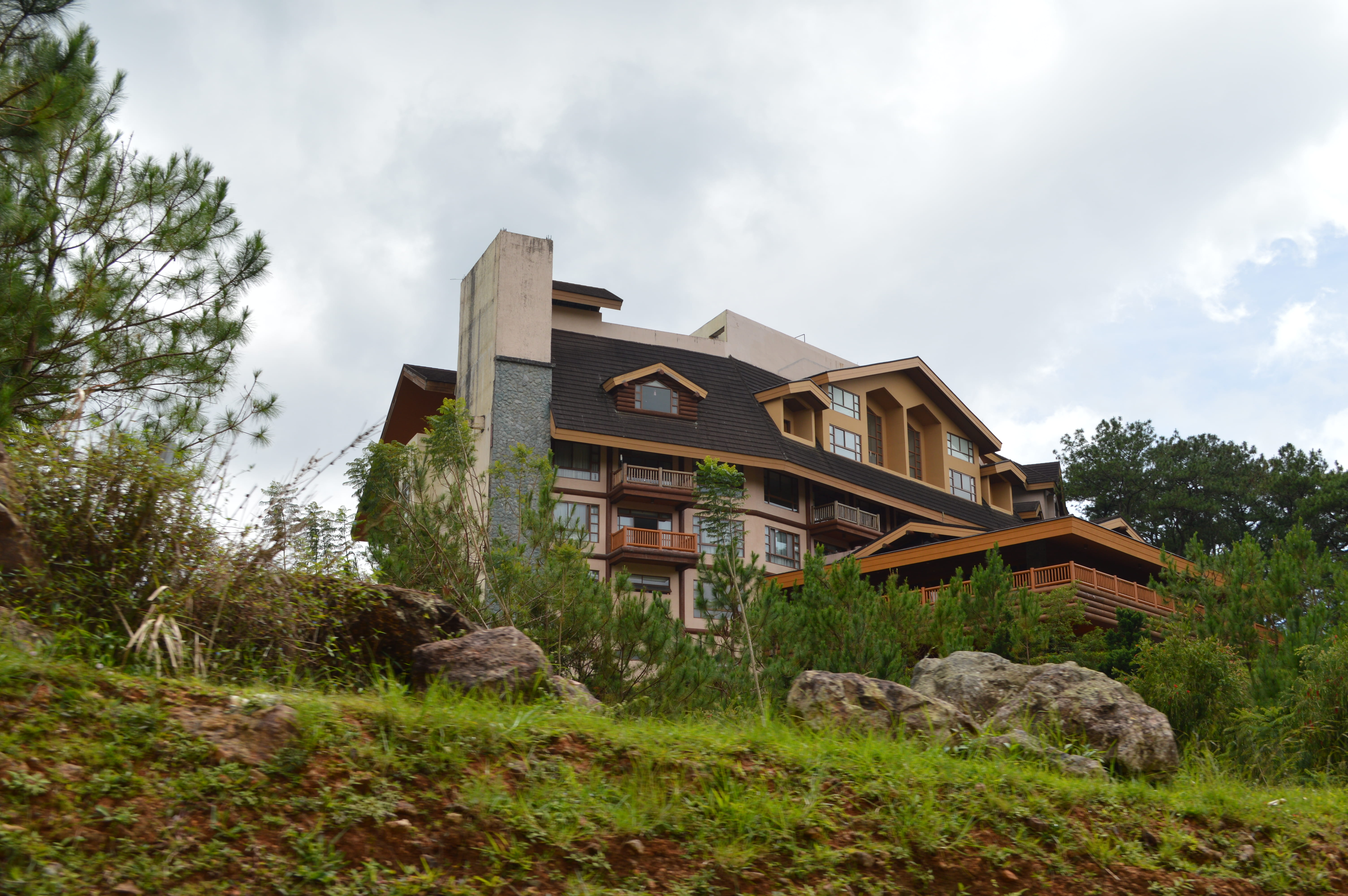 grass, plant, no people, tree, baguio city, residential district, land, outdoors, built structure, cloud - sky, building exterior, day, philippines, low angle view, HD Wallpaper