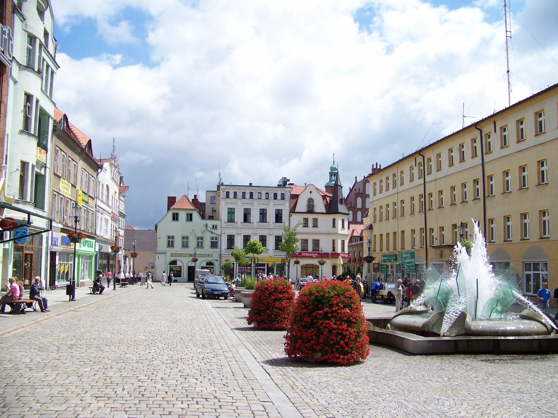 town square, urban, sky, buildings, metropolis, tree, city life, street, cloud - sky, metropolitan, building exterior, 1080P, travel destinations, incidental people, HD Wallpaper
