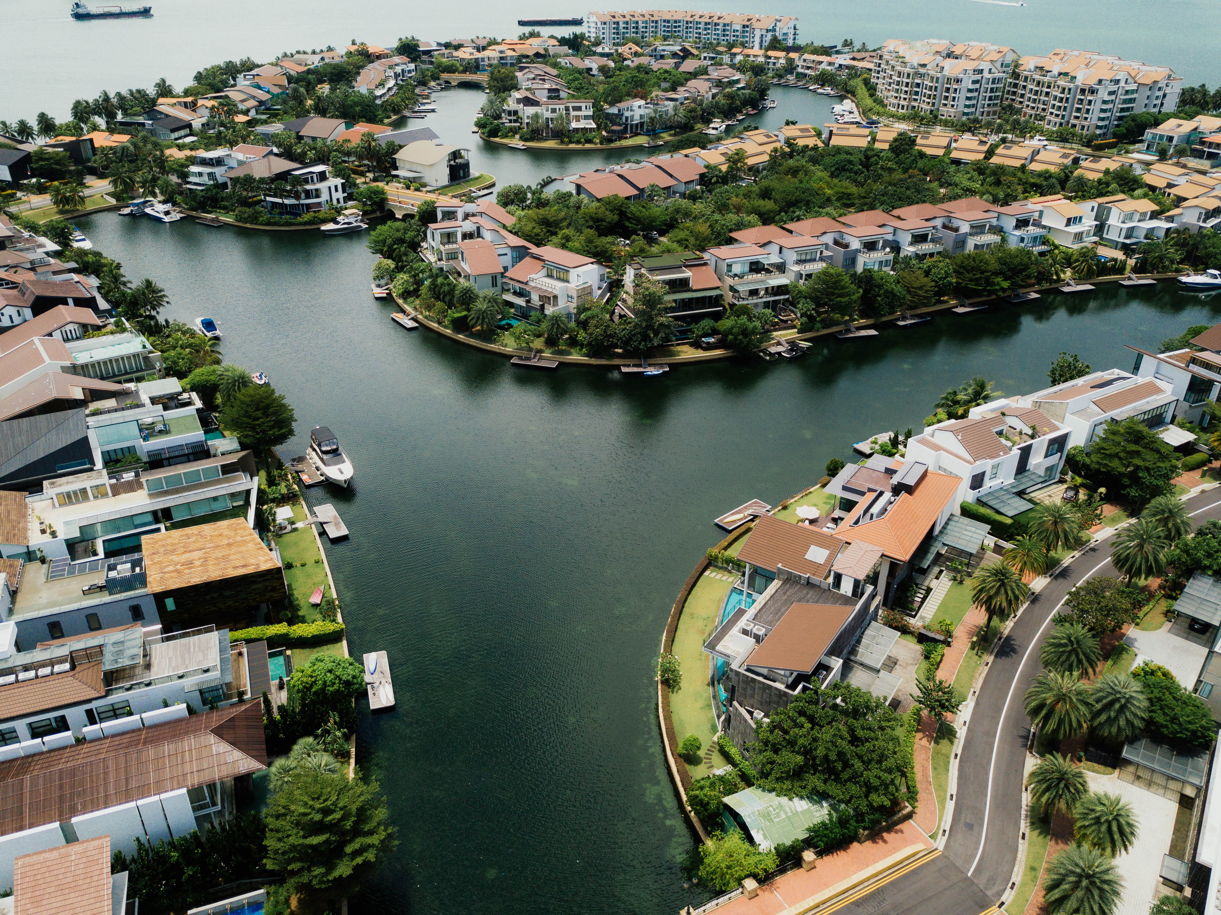 coastal city, waterfront property, aerial view, travel, day, buildings, building exterior, mode of transportation, bird, aerial, nautical vessel, nature, HD Wallpaper