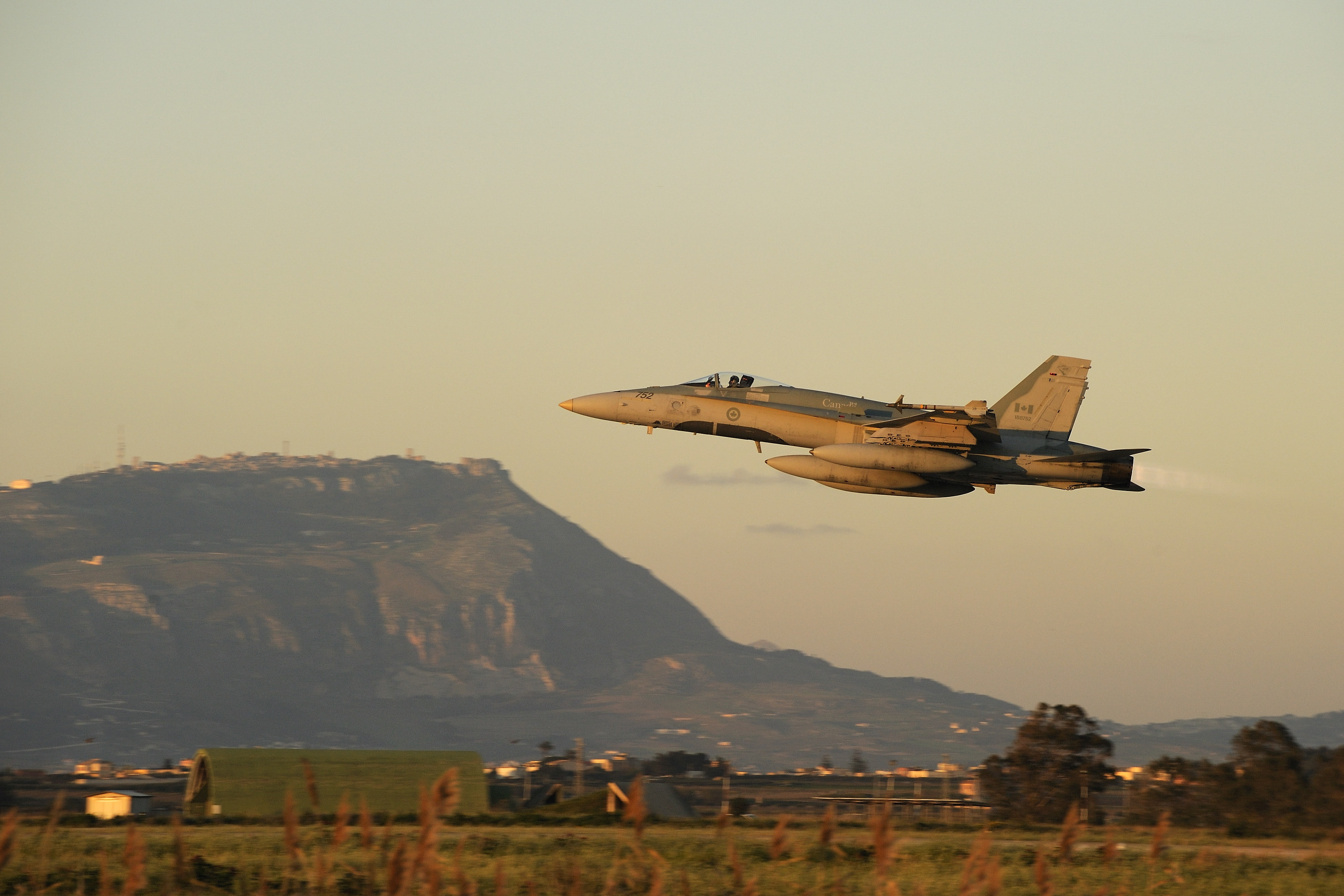 McDonnell Douglas CF-18 Hornet, 4K, Jet Fighters, HD Wallpaper
