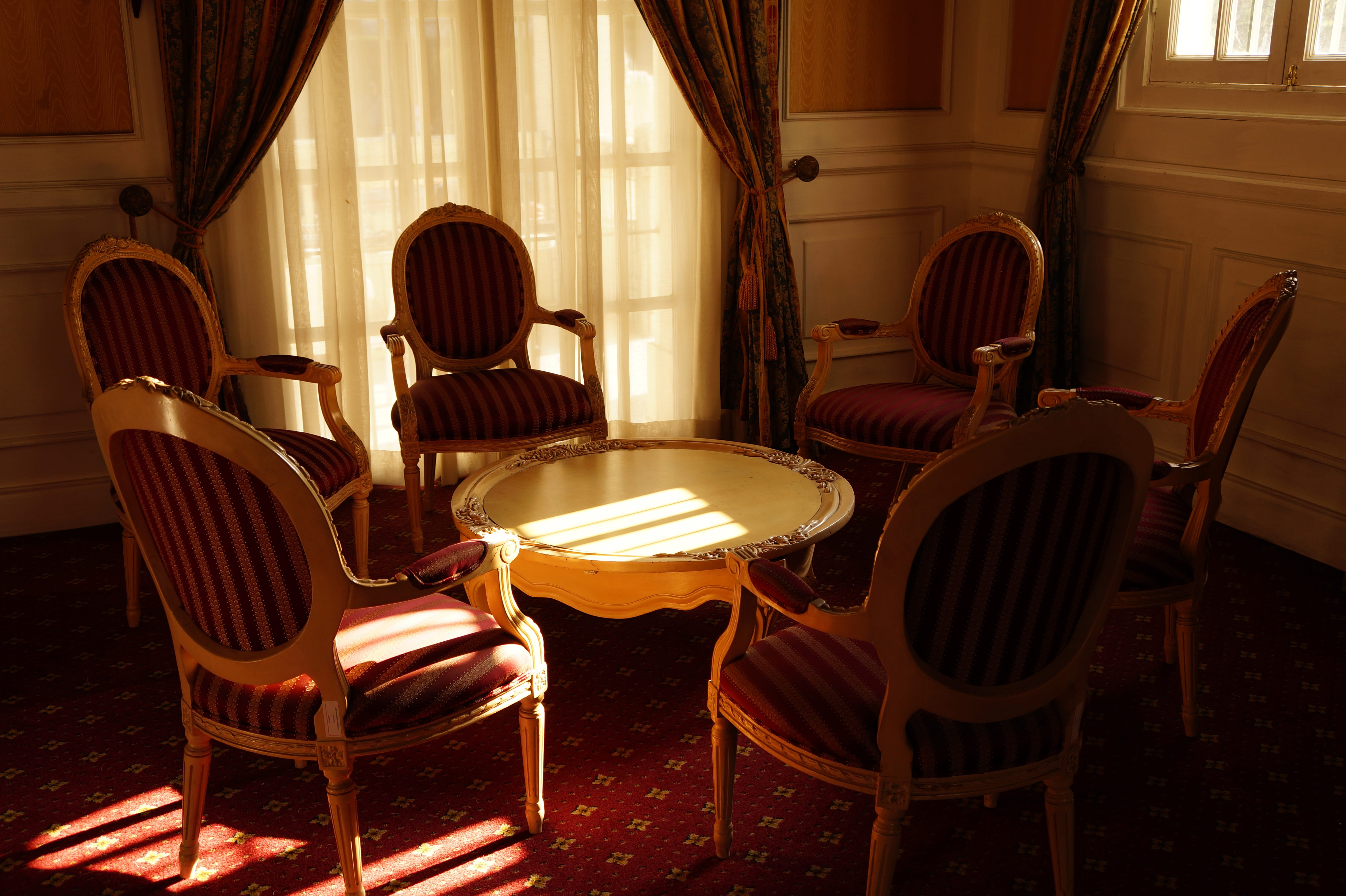 home interior, photography, meeting, baroque style, wood - material, chair, flooring, dining table, empty, furniture, palacio nacional, no people, musical equipment, HD Wallpaper