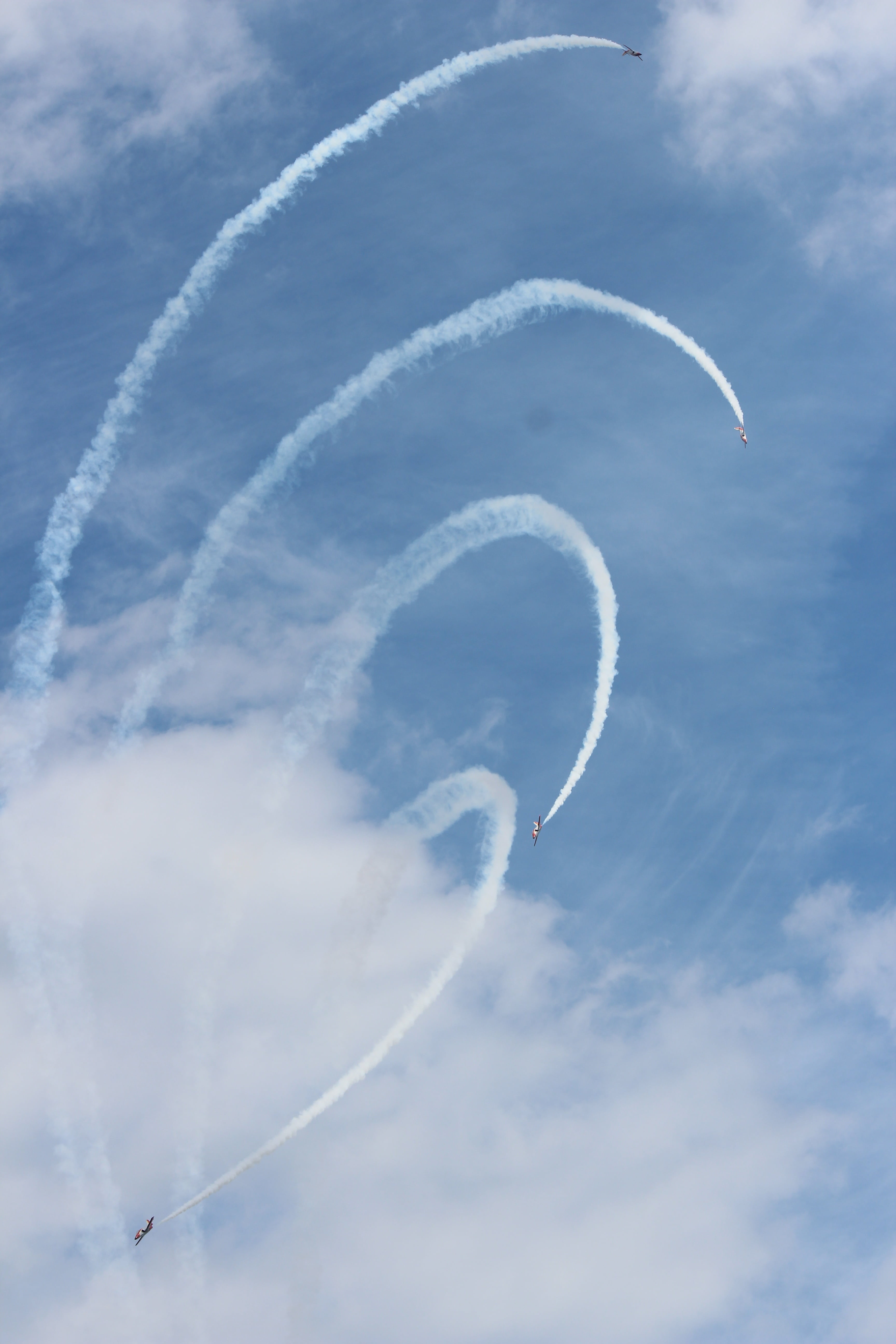 aviation, motion, nature, estela, transport, looping, fly, flight, gijón, air vehicle, flying, speed, cloud - sky, airshow, trail, giro, plane, aircraft, Phone HD Wallpaper