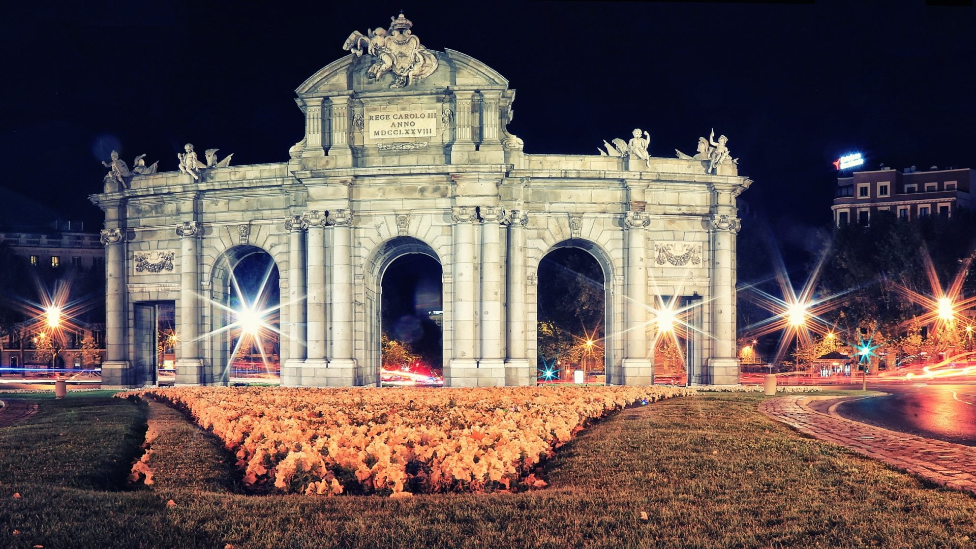 built structure, government, blurred motion, 1080P, light trail, night, architectural column, city, long exposure, Puerta de Alcalá, architecture, street, HD Wallpaper